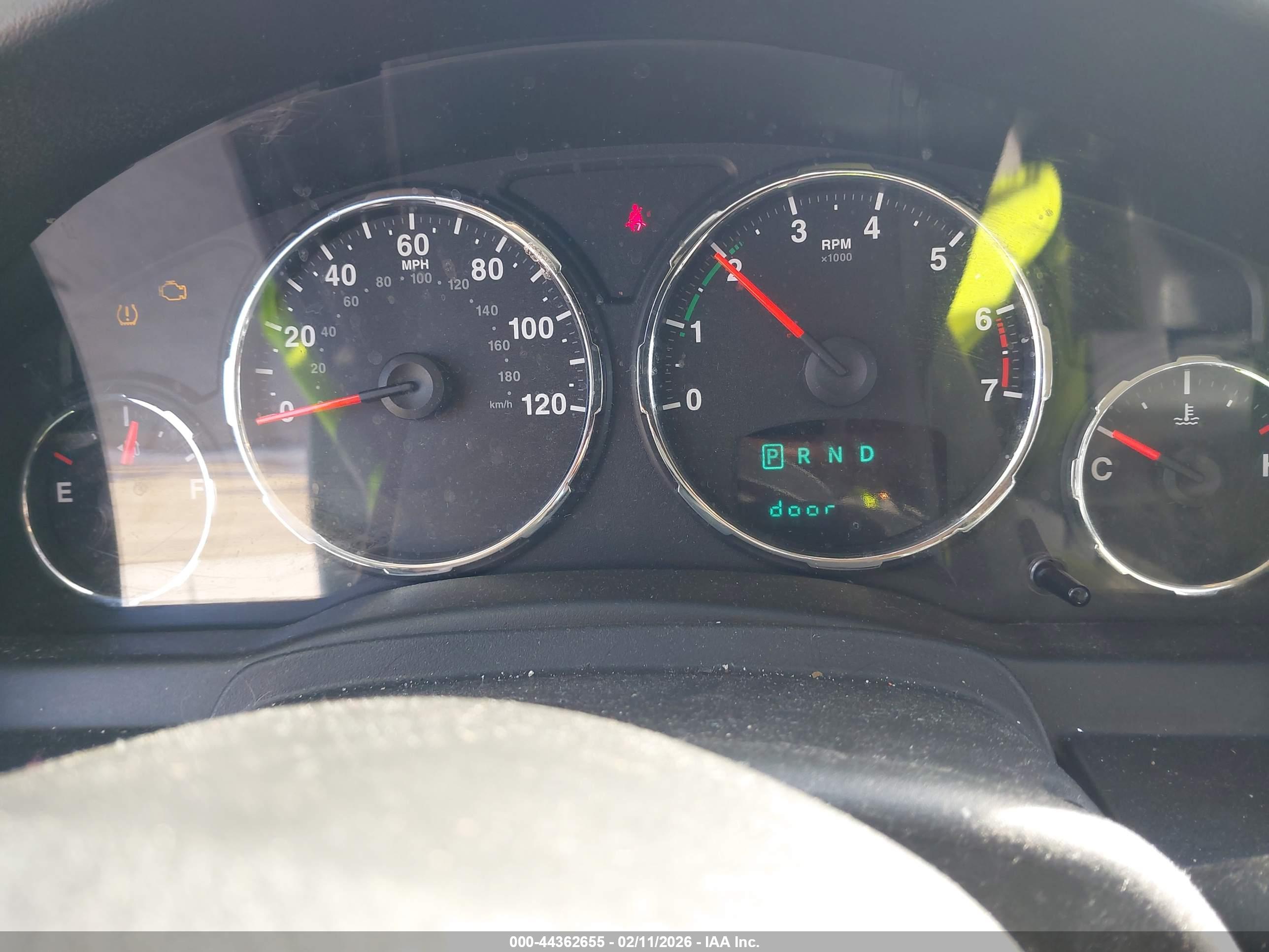 JEEP LIBERTY image 7