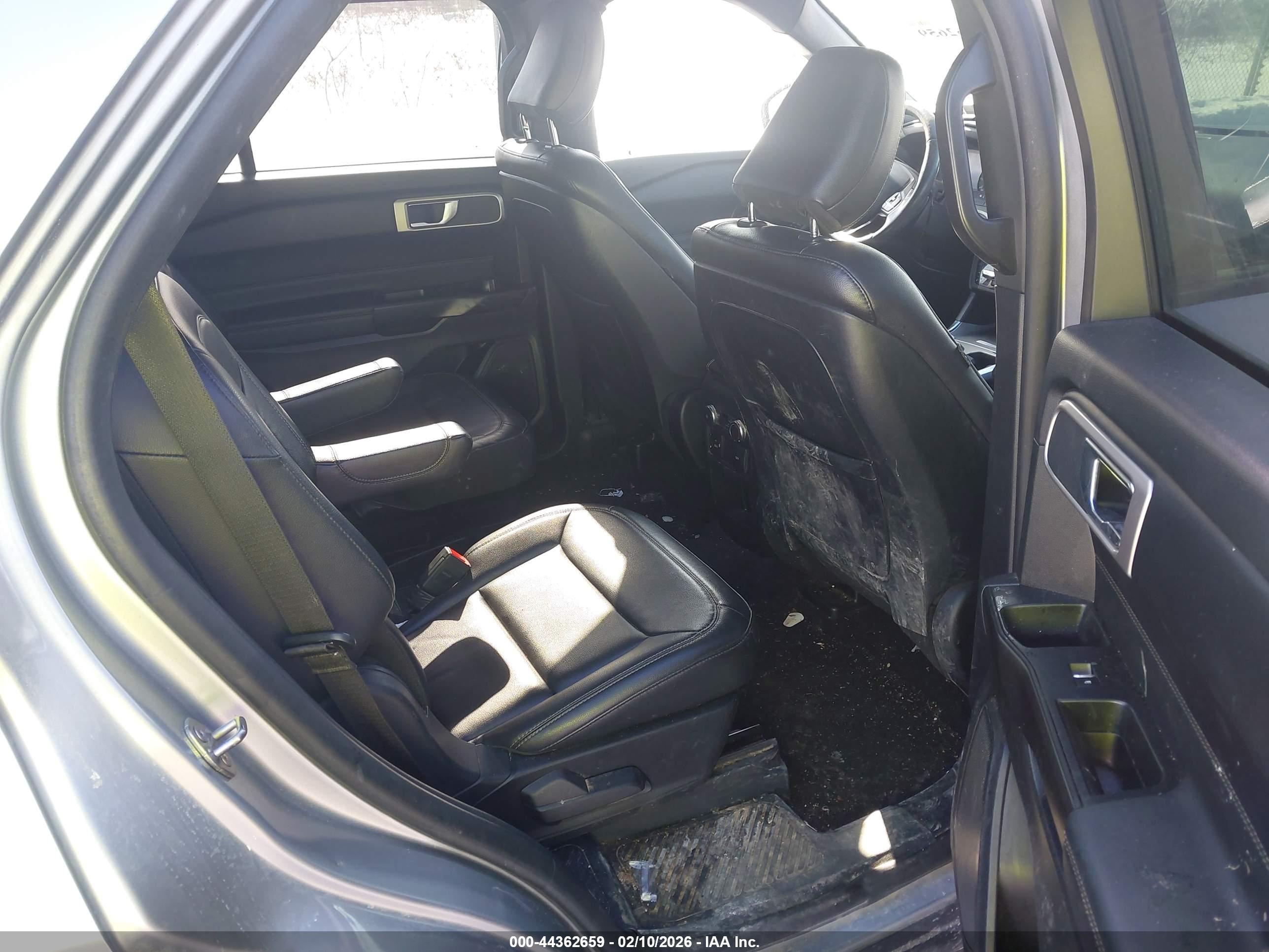 FORD EXPLORER image 8
