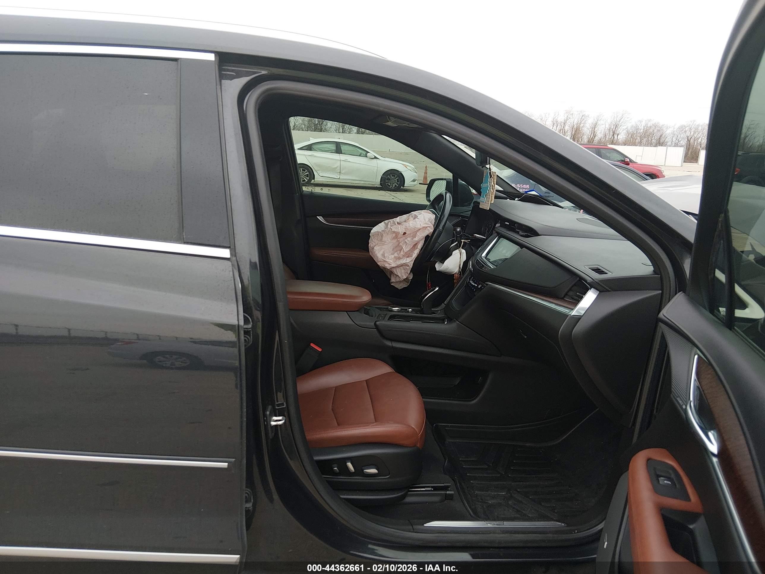 CADILLAC XT5 image 5