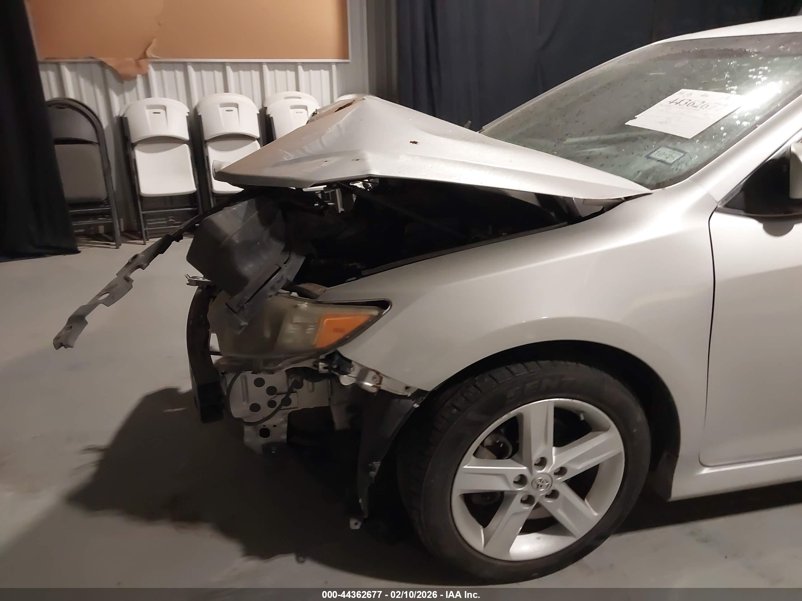 TOYOTA CAMRY image 6