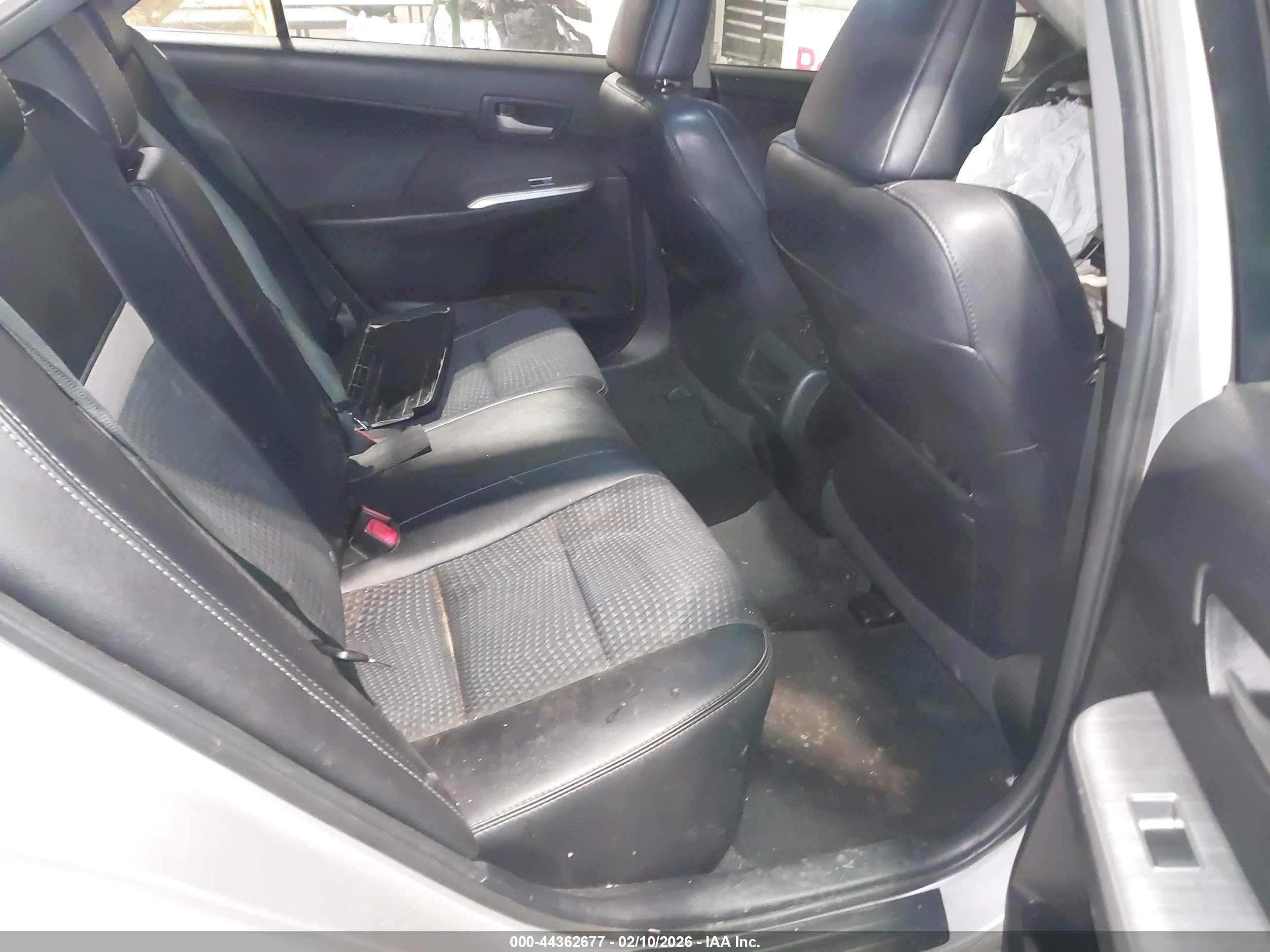 TOYOTA CAMRY image 8