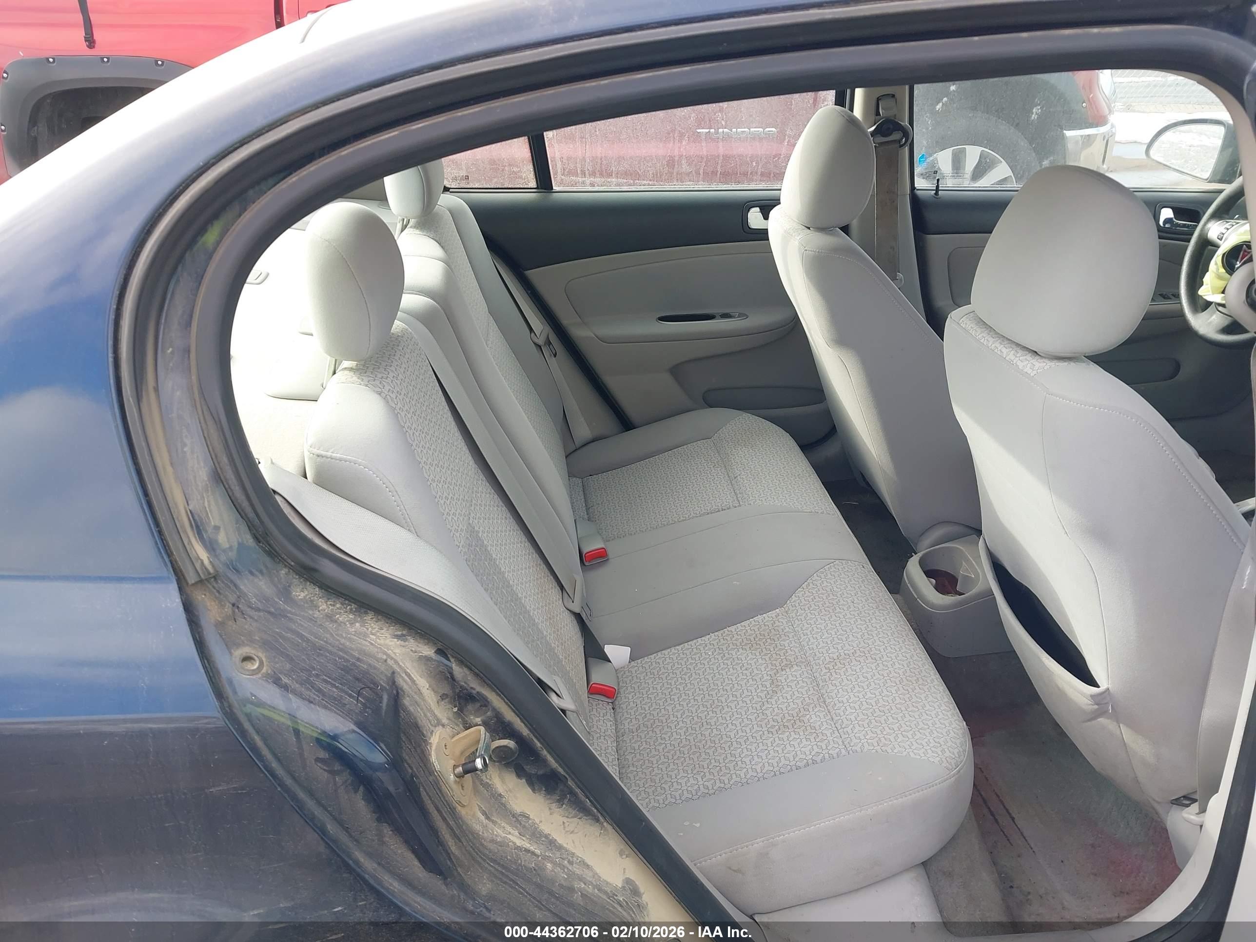PONTIAC G5 image 8