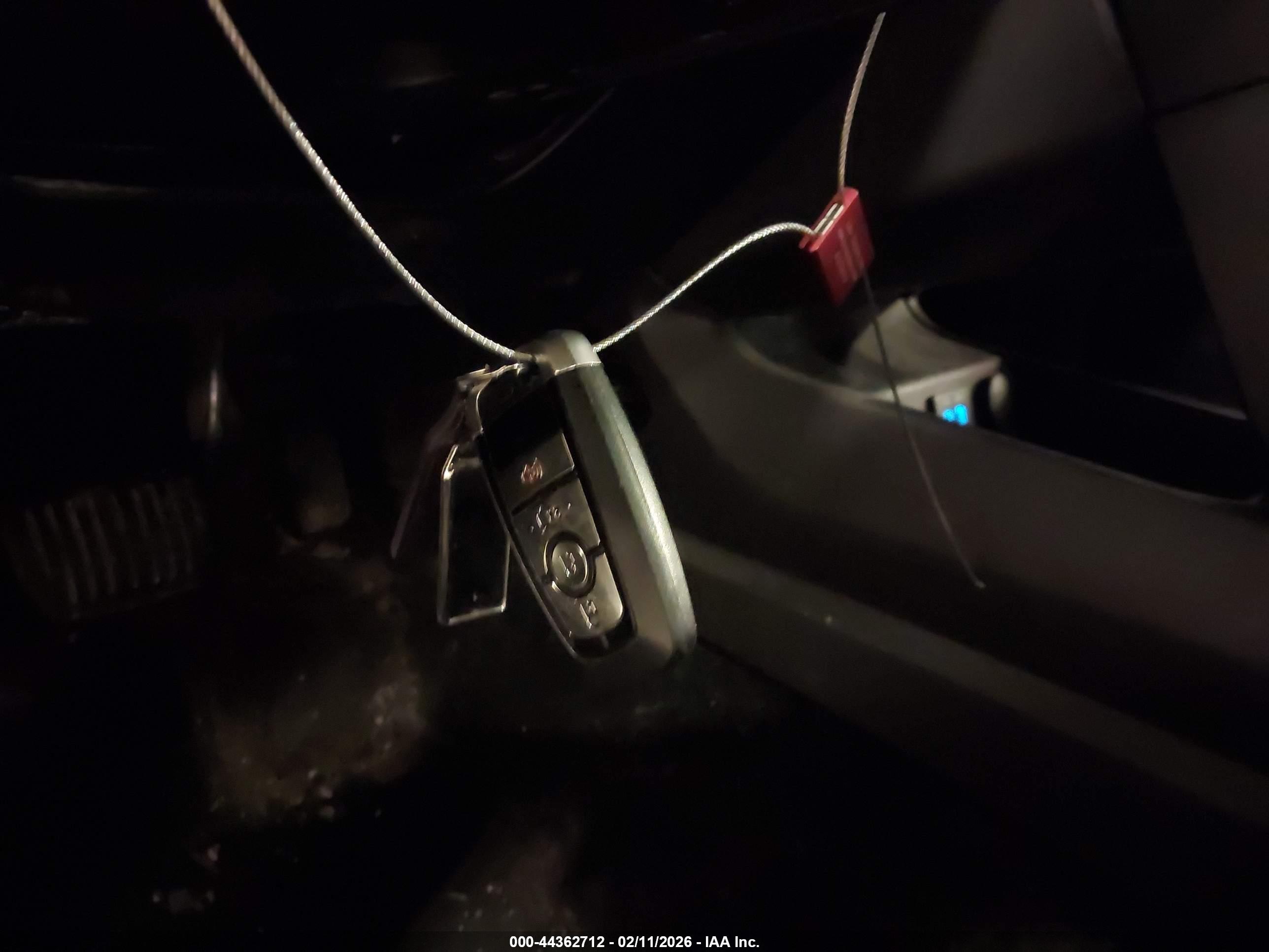 FORD FUSION image 11