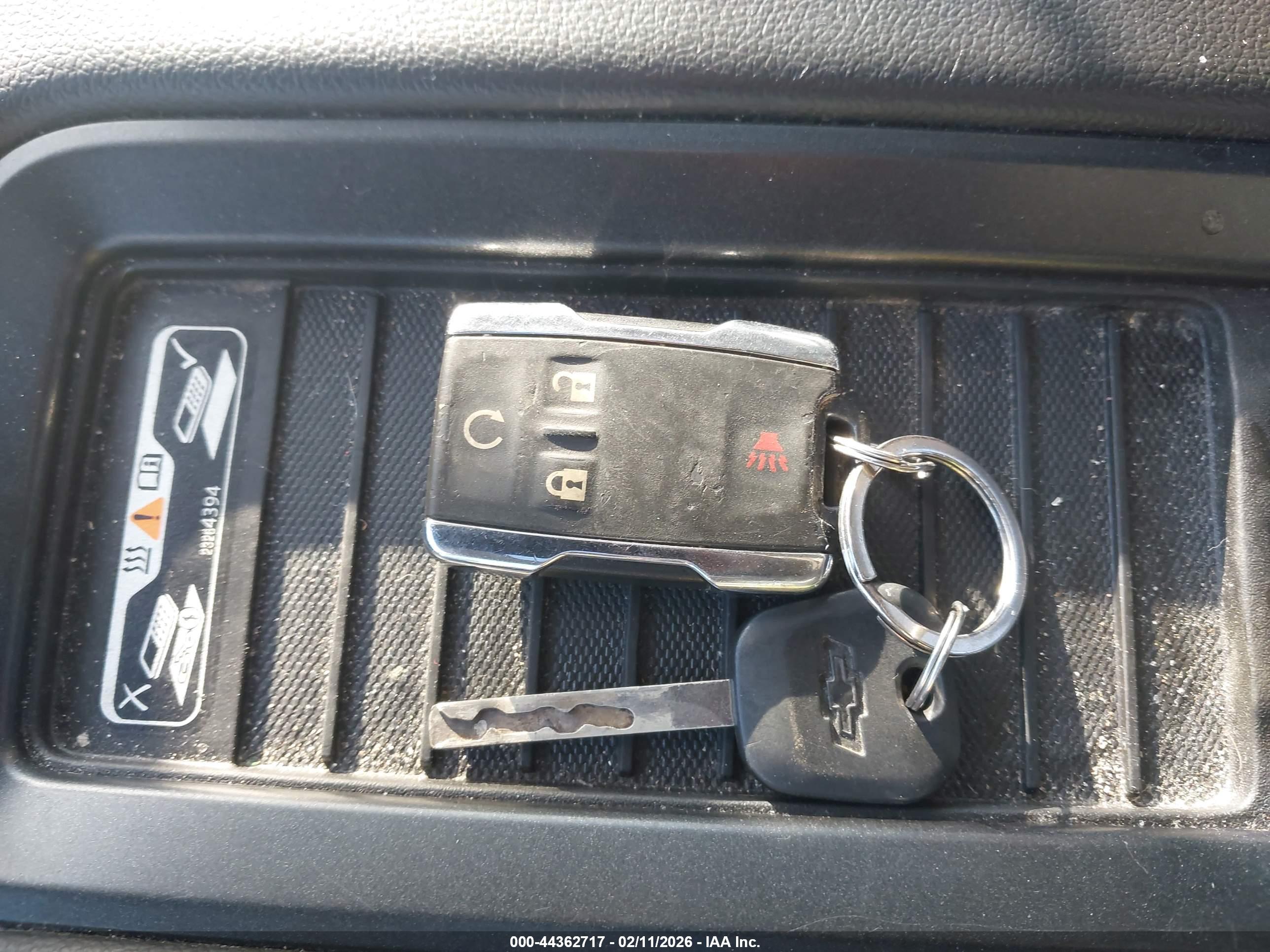 CHEVROLET SILVERADO image 11