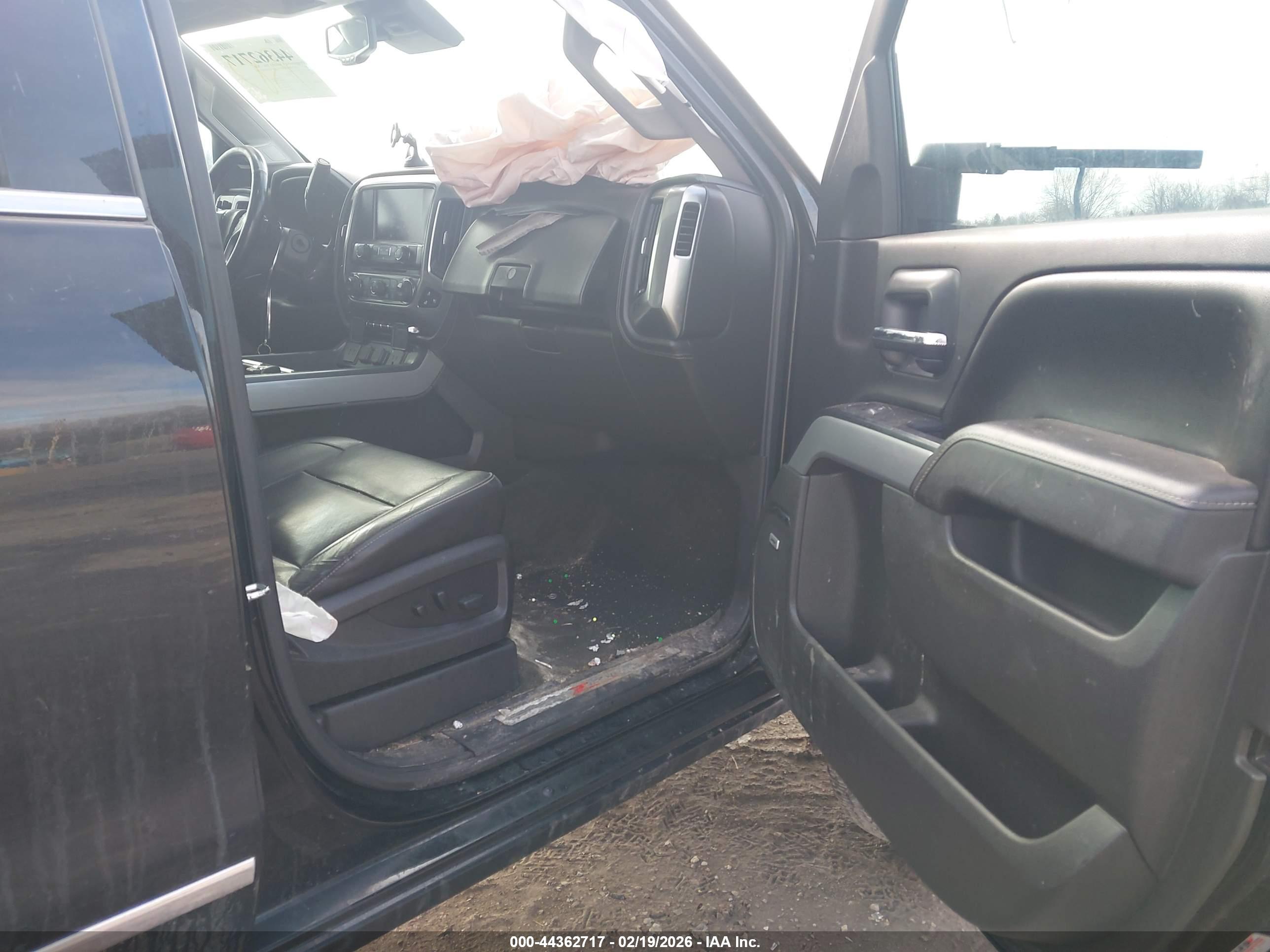 CHEVROLET SILVERADO image 5