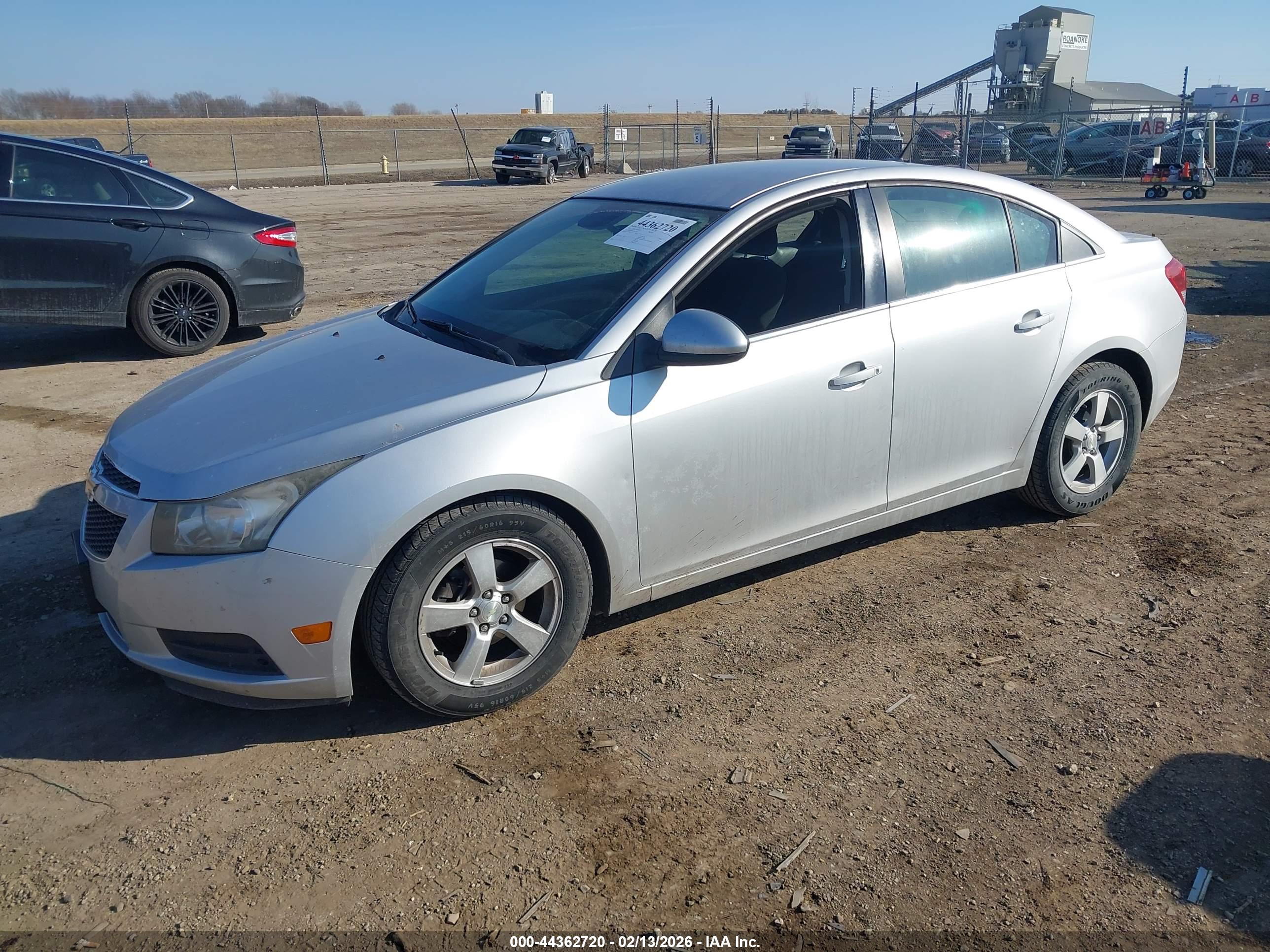 CHEVROLET CRUZE image 2