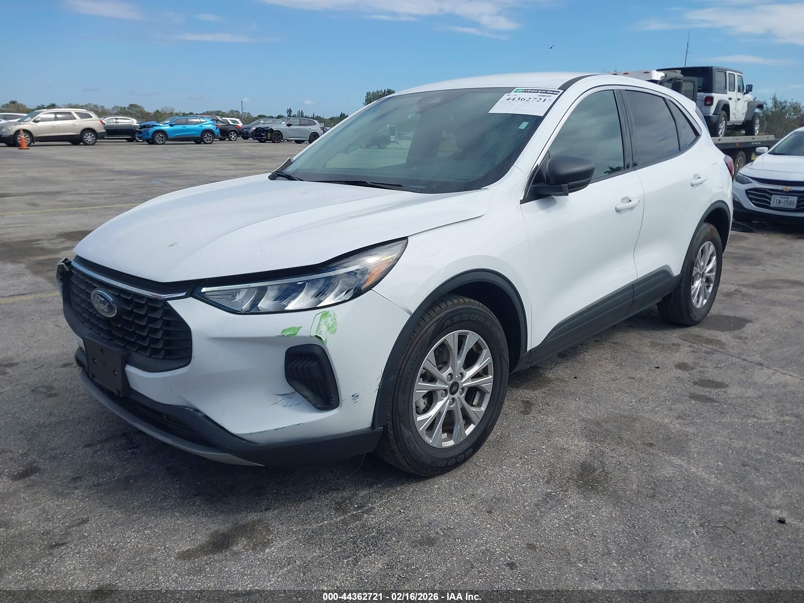 FORD ESCAPE image 2