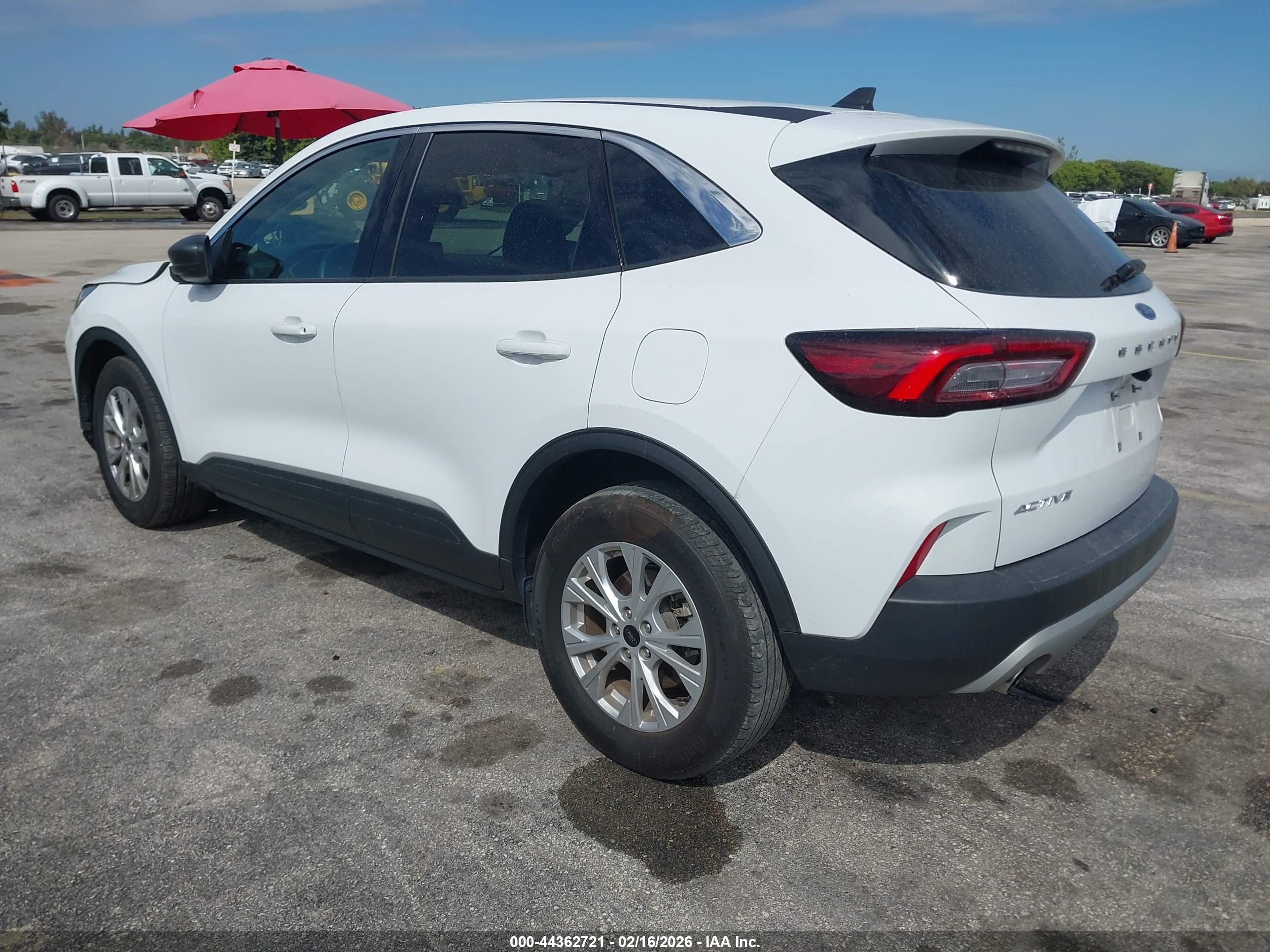 FORD ESCAPE image 3