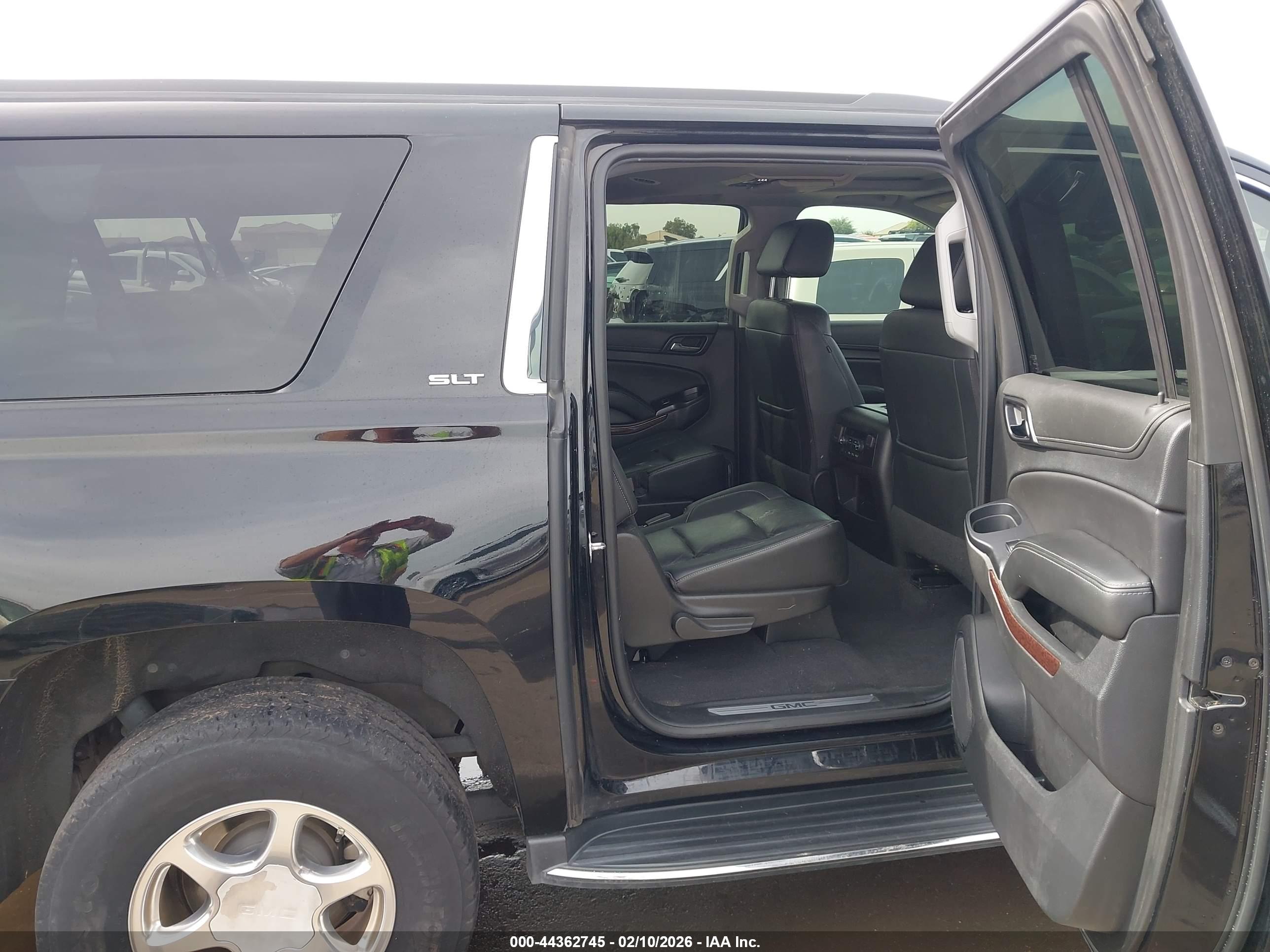 GMC YUKON image 8