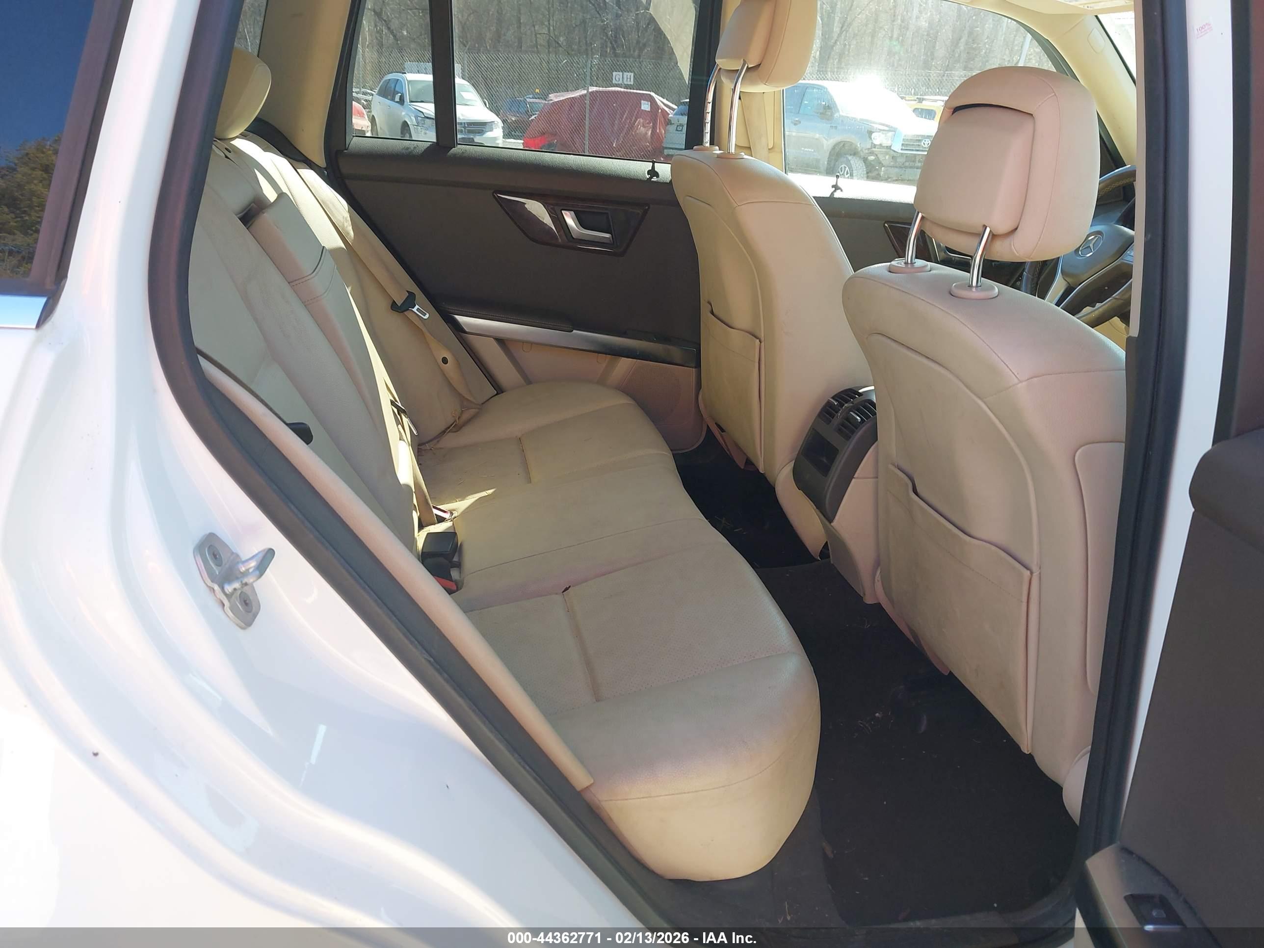 MERCEDES-BENZ GLK image 8