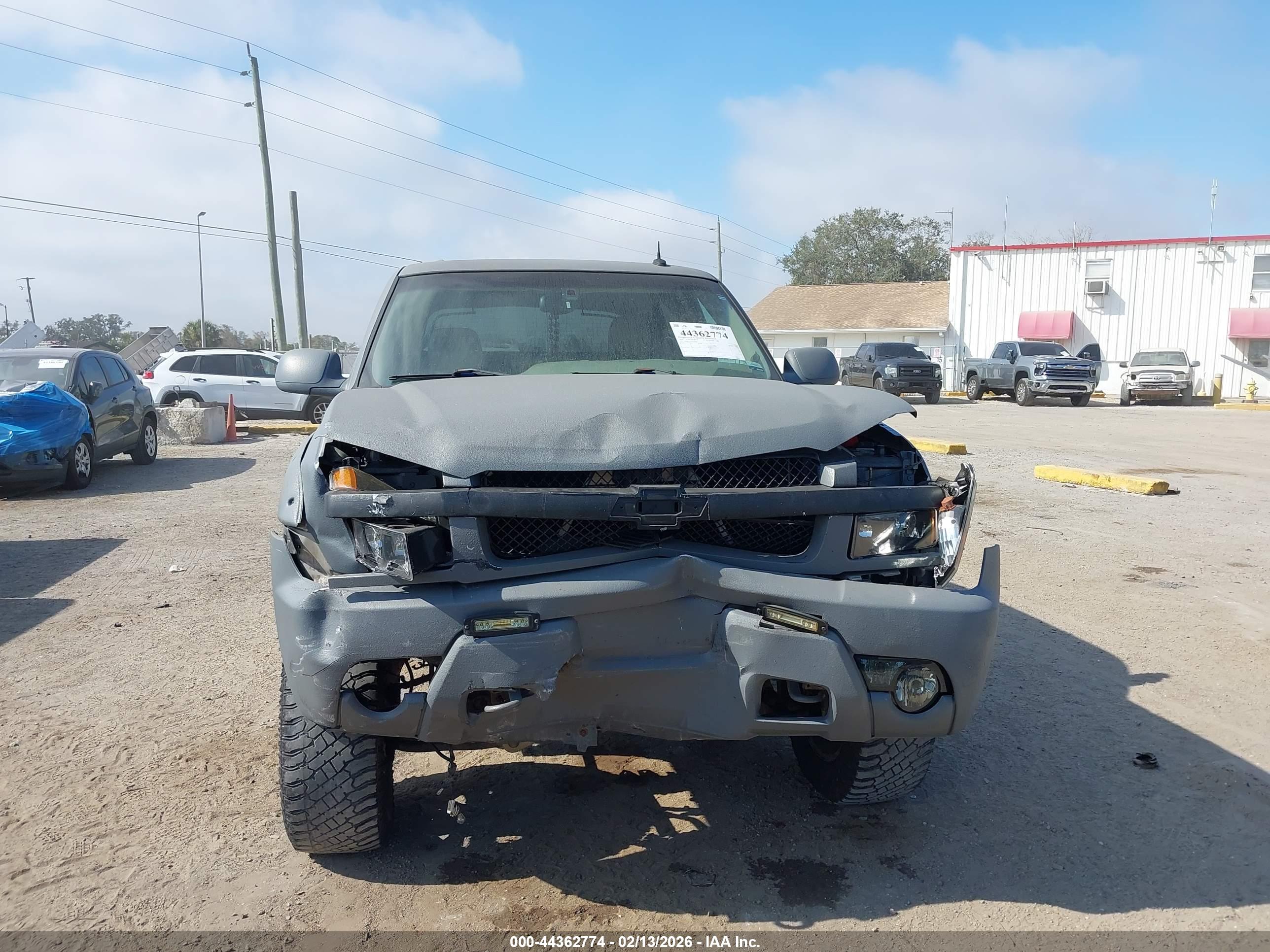 CHEVROLET AVALANCHE image 6