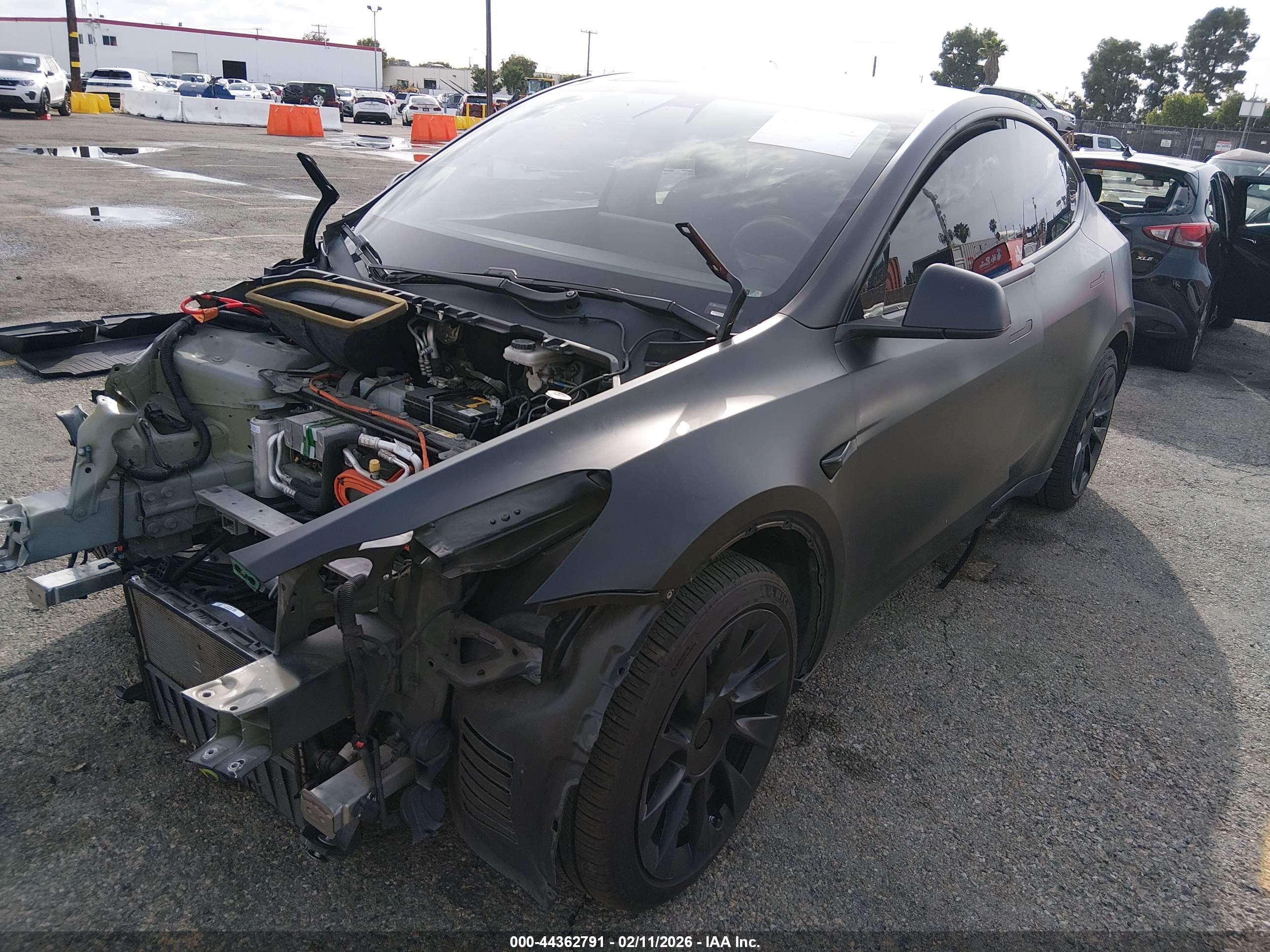 TESLA MODEL image 2