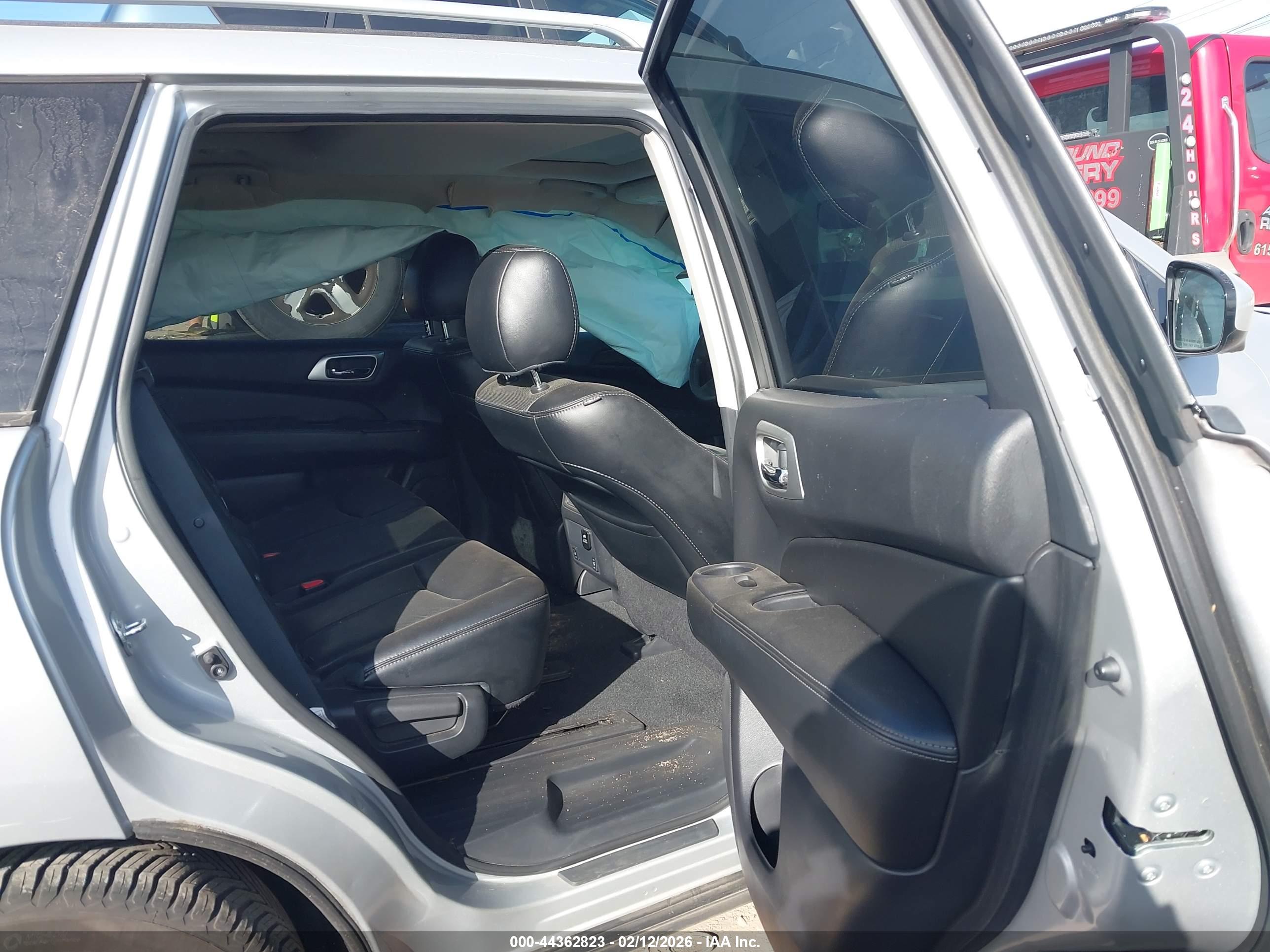 NISSAN PATHFINDER image 8