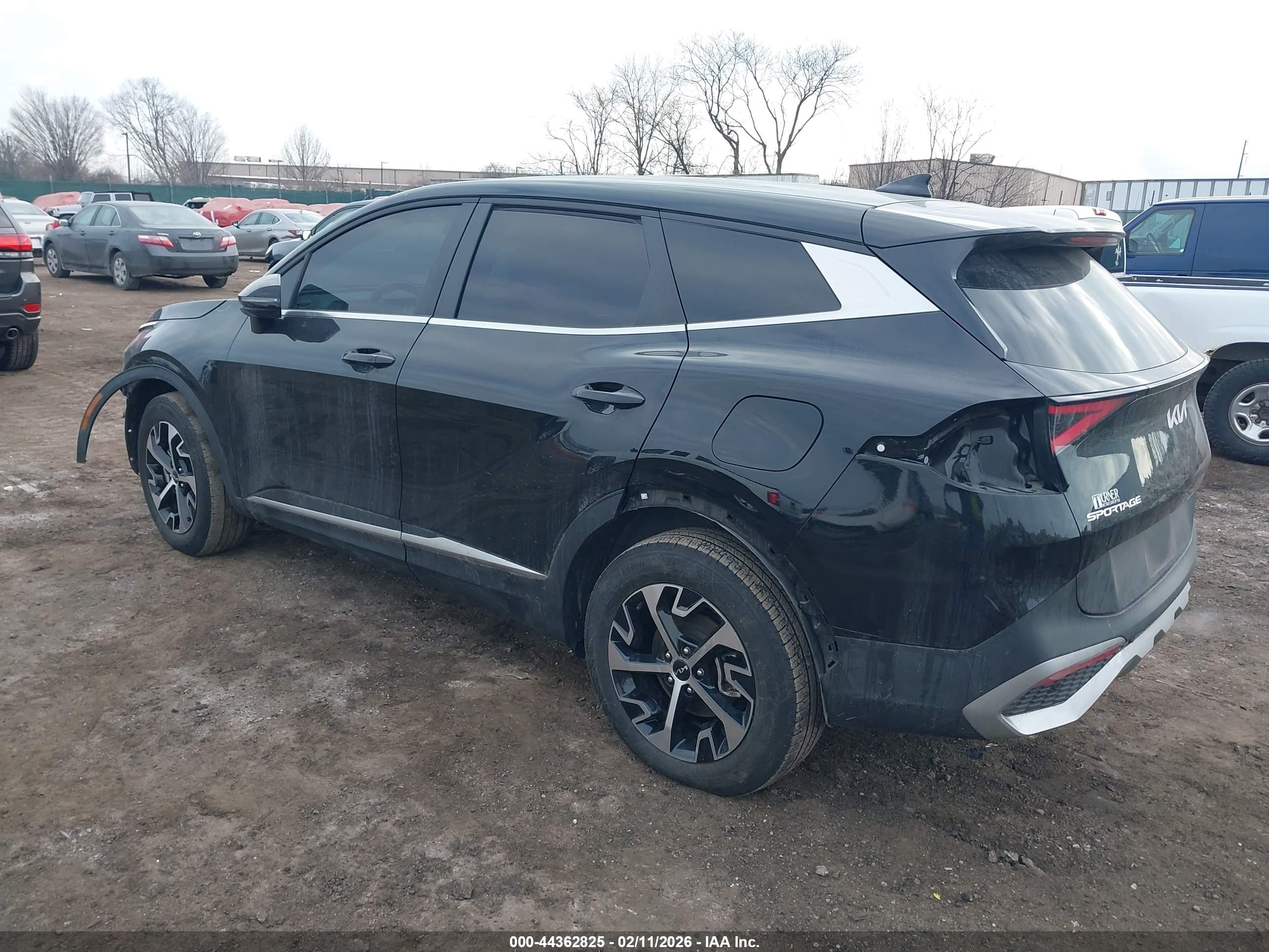 KIA SPORTAGE image 3