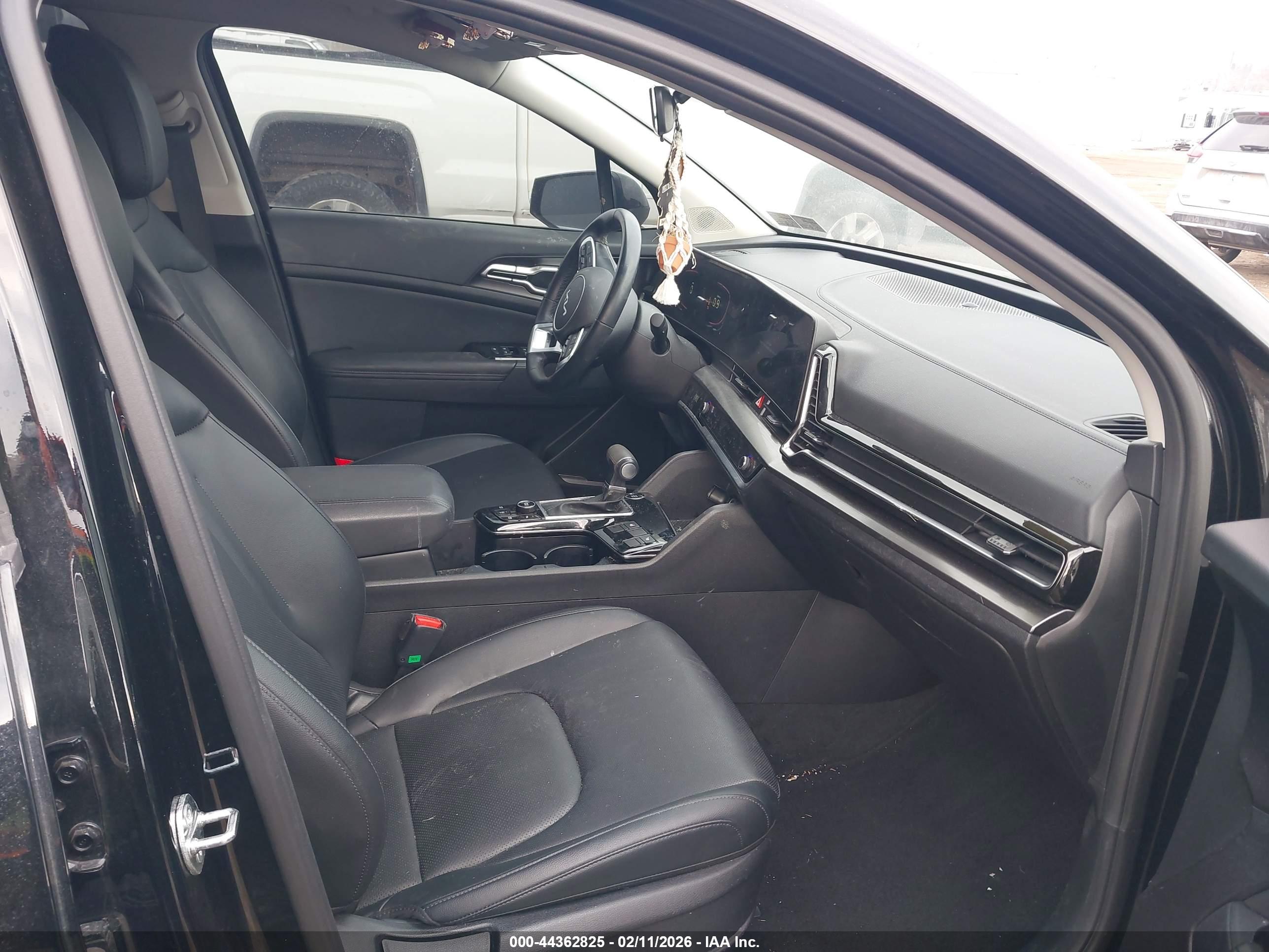 KIA SPORTAGE image 5