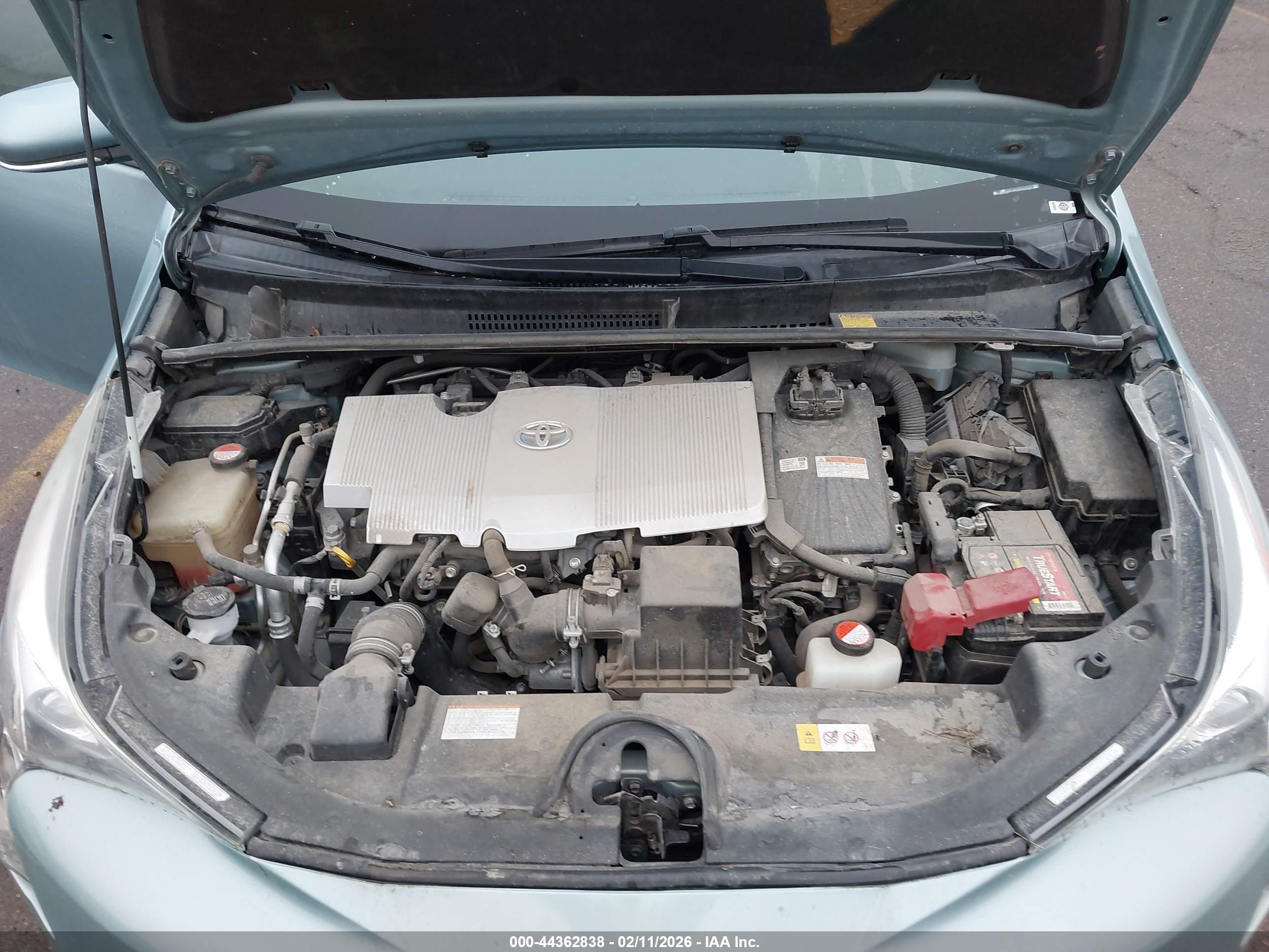 TOYOTA PRIUS image 10