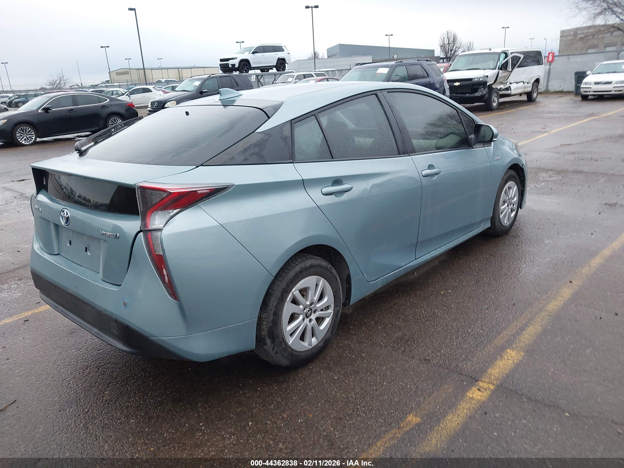 TOYOTA PRIUS image 4