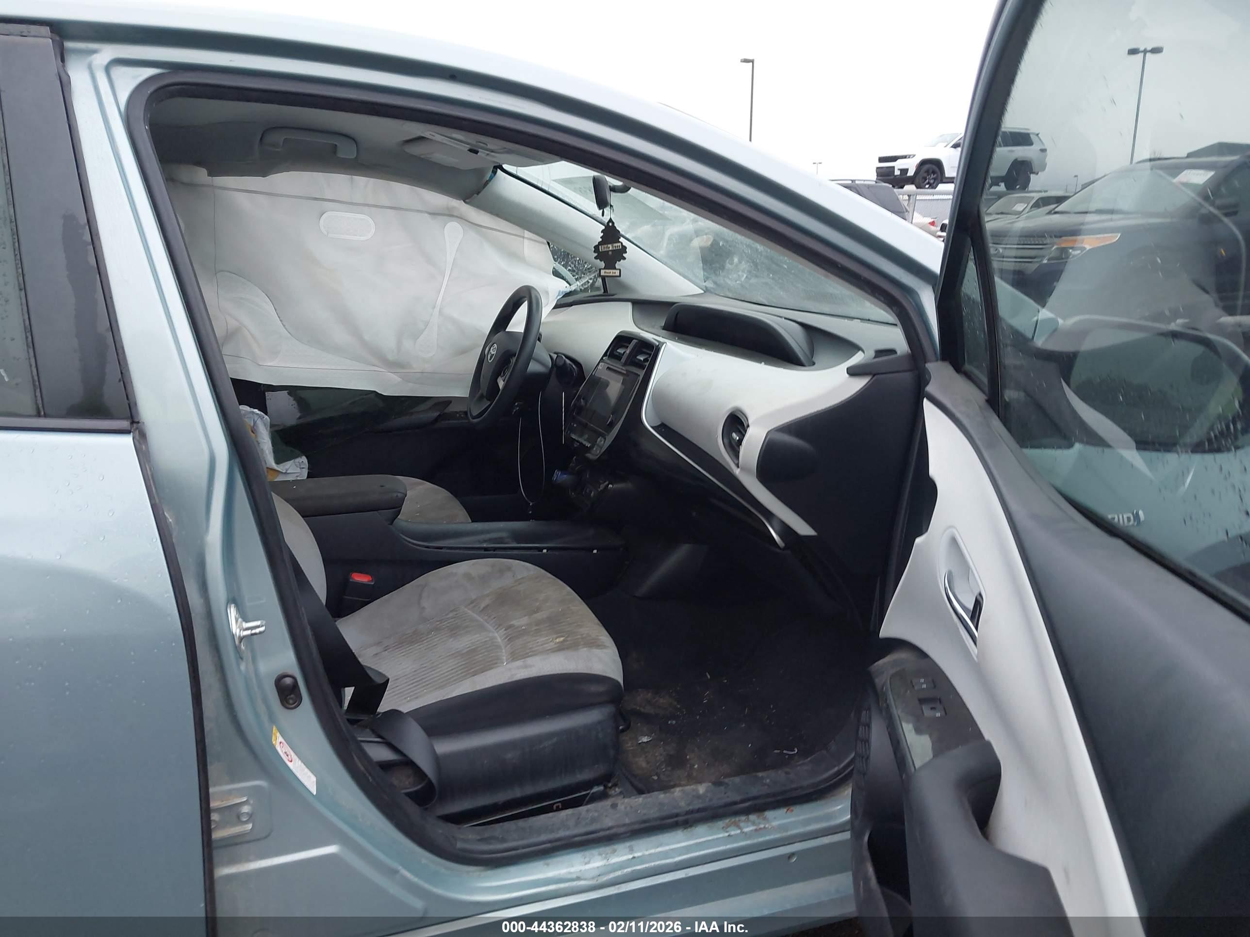 TOYOTA PRIUS image 5