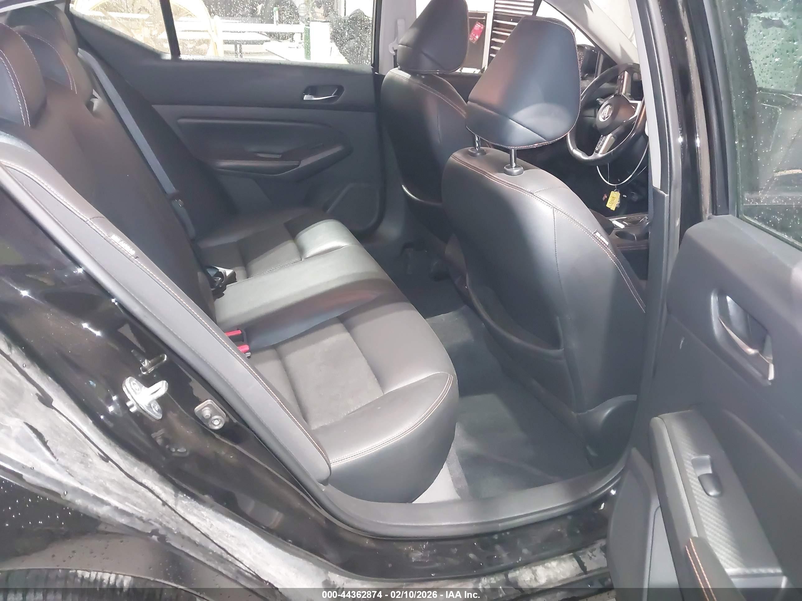 NISSAN ALTIMA image 8