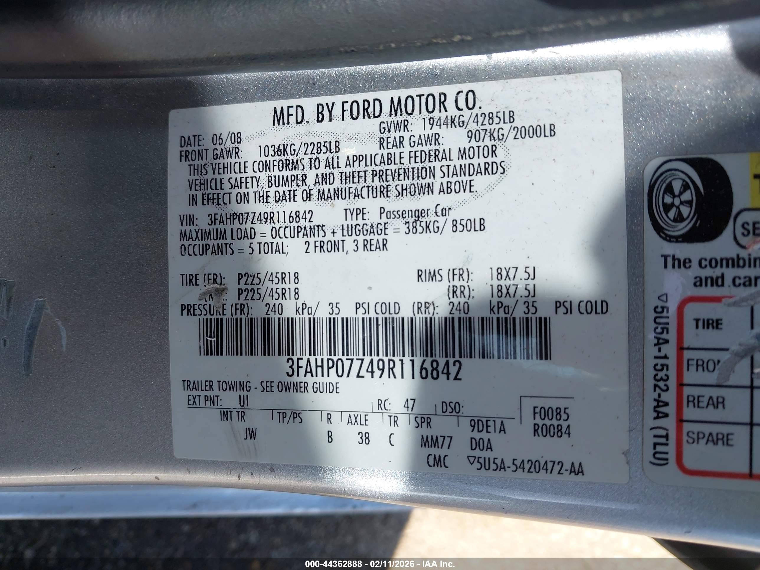 FORD FUSION image 9