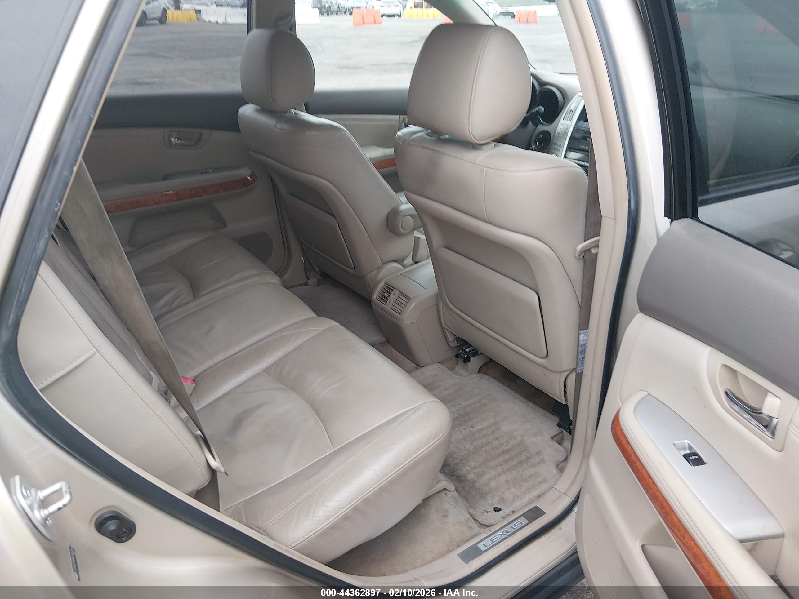 LEXUS RX image 8