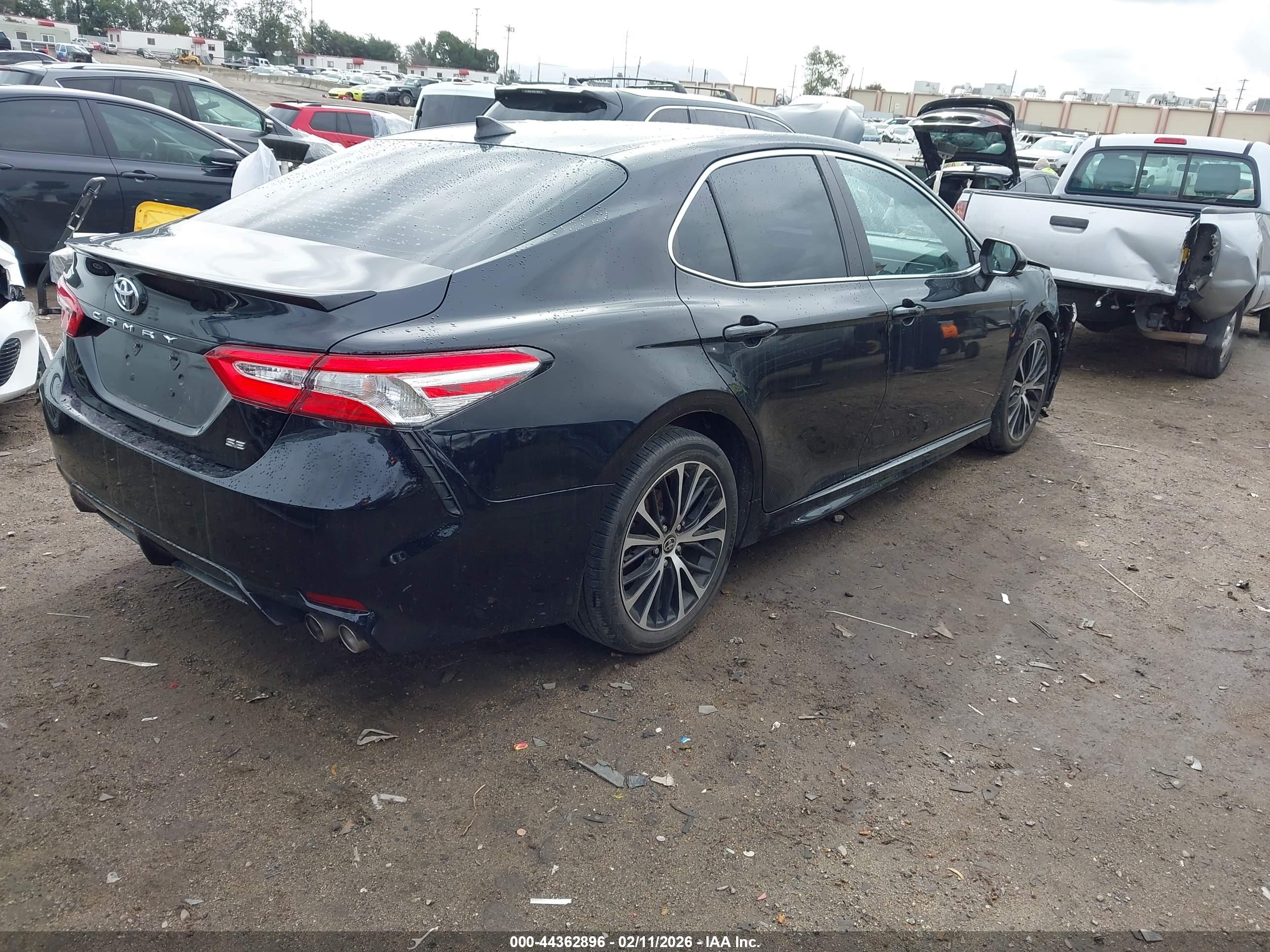 TOYOTA CAMRY image 4