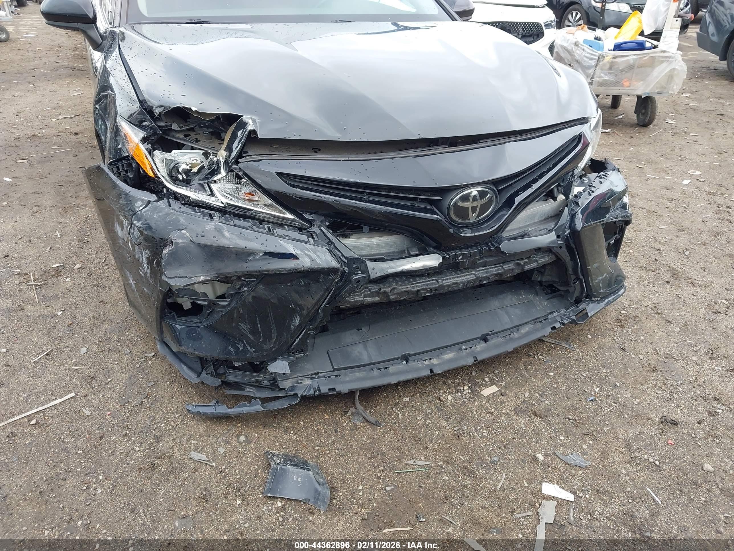TOYOTA CAMRY image 6
