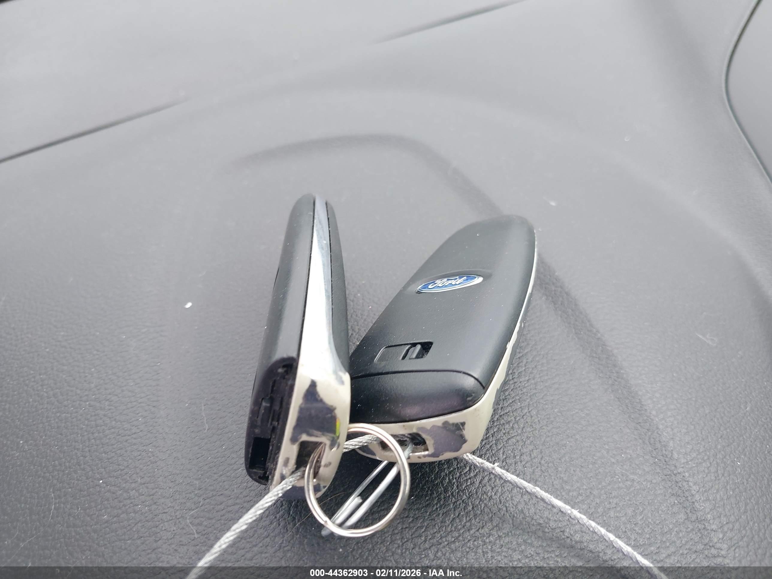 FORD C-MAX image 11