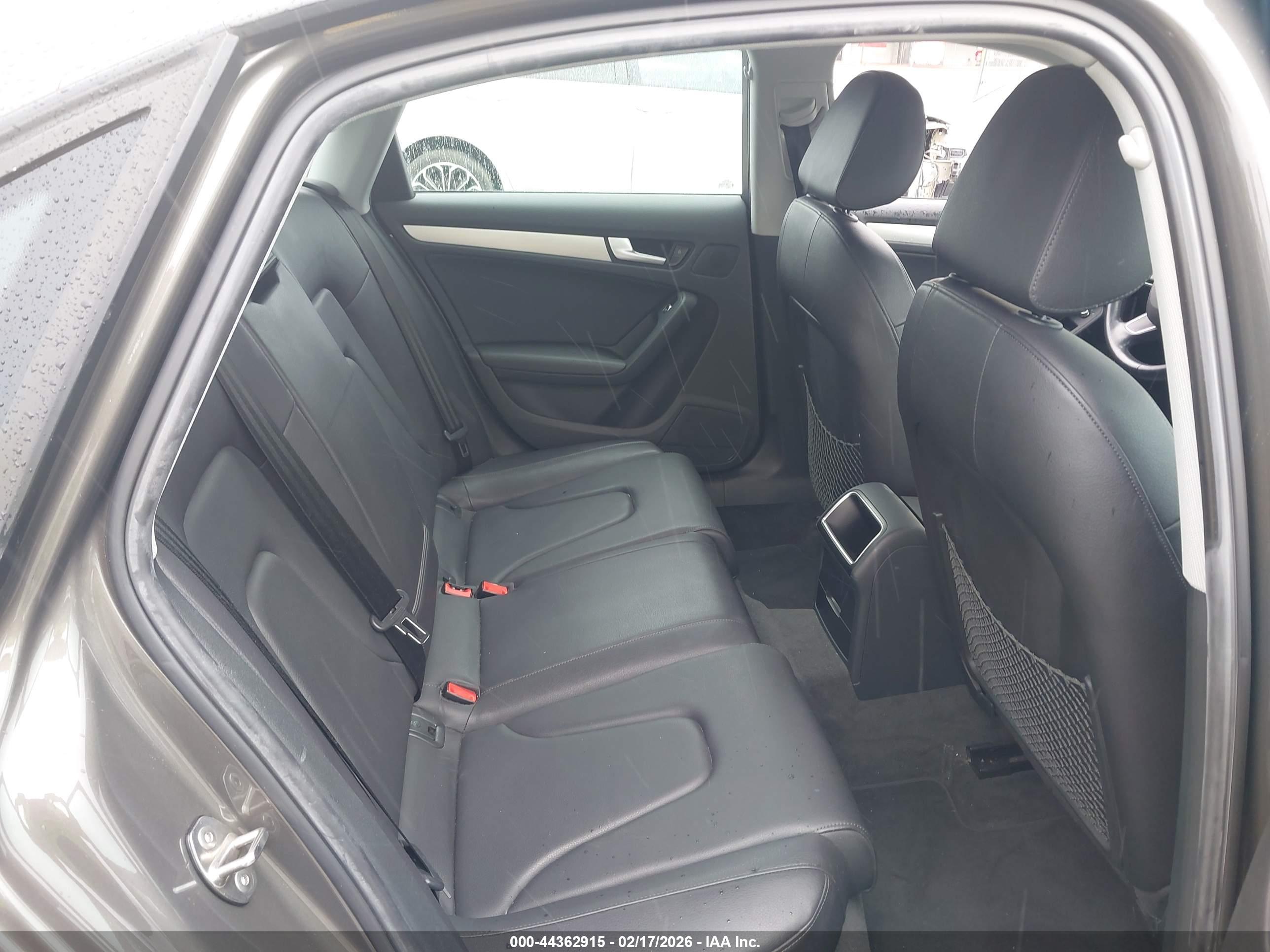 AUDI A4 image 8