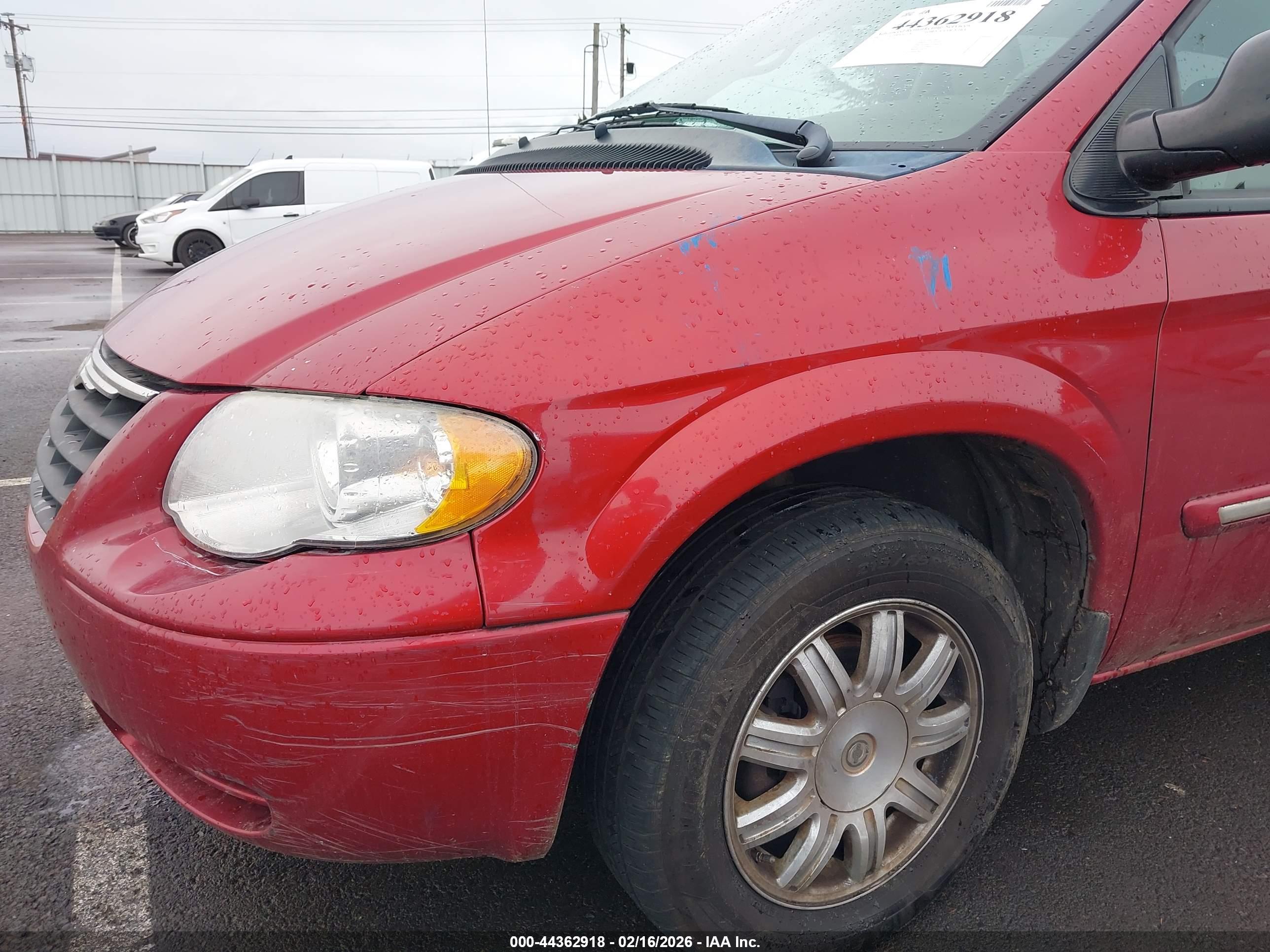 CHRYSLER TOWN image 6