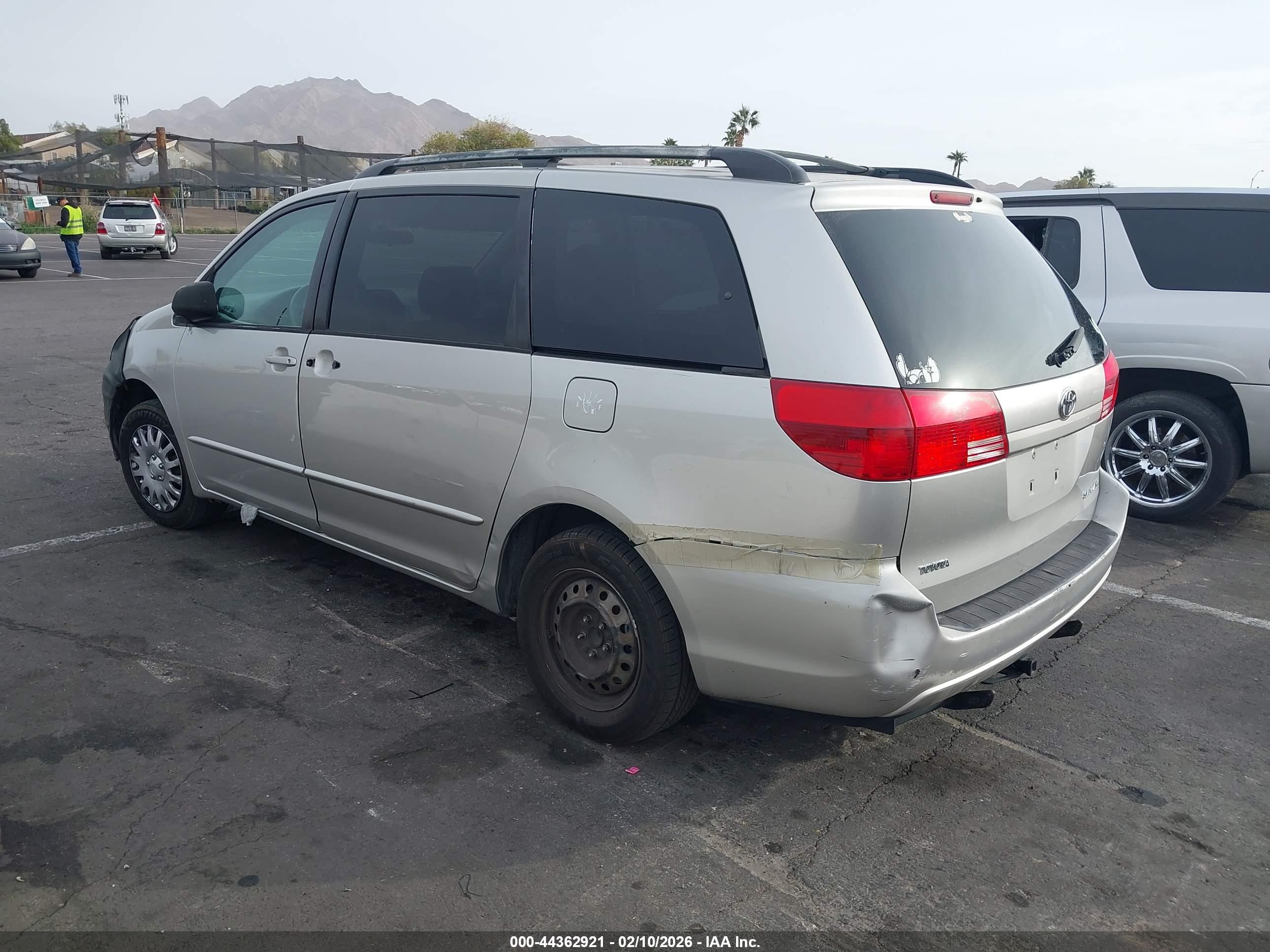 TOYOTA SIENNA image 3