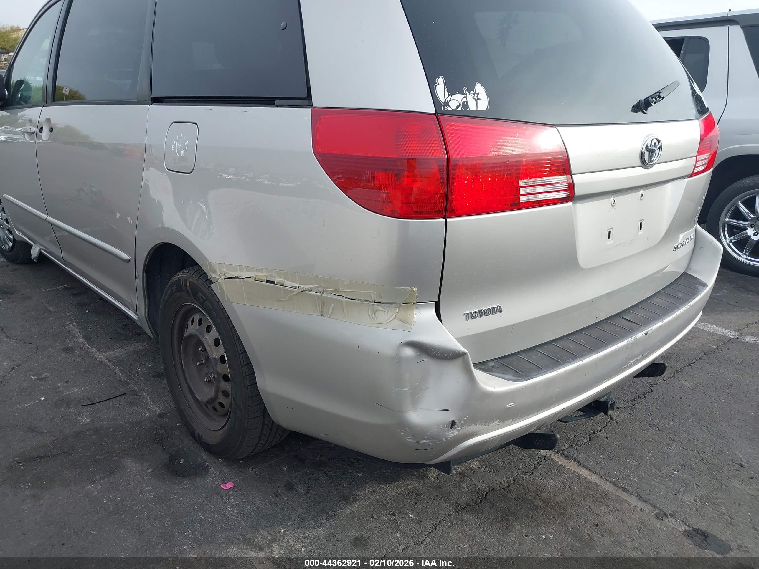 TOYOTA SIENNA image 6