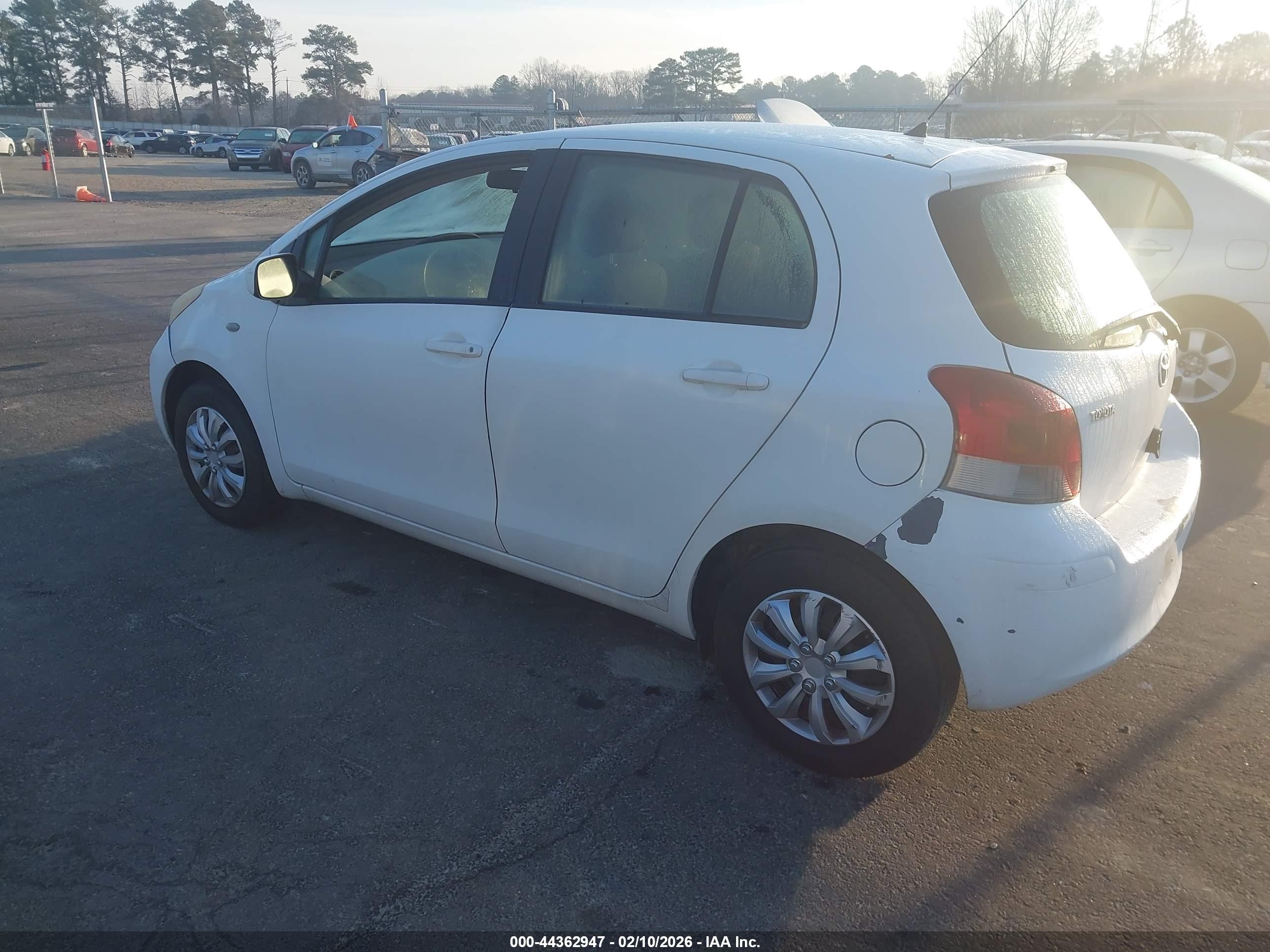 TOYOTA YARIS image 3