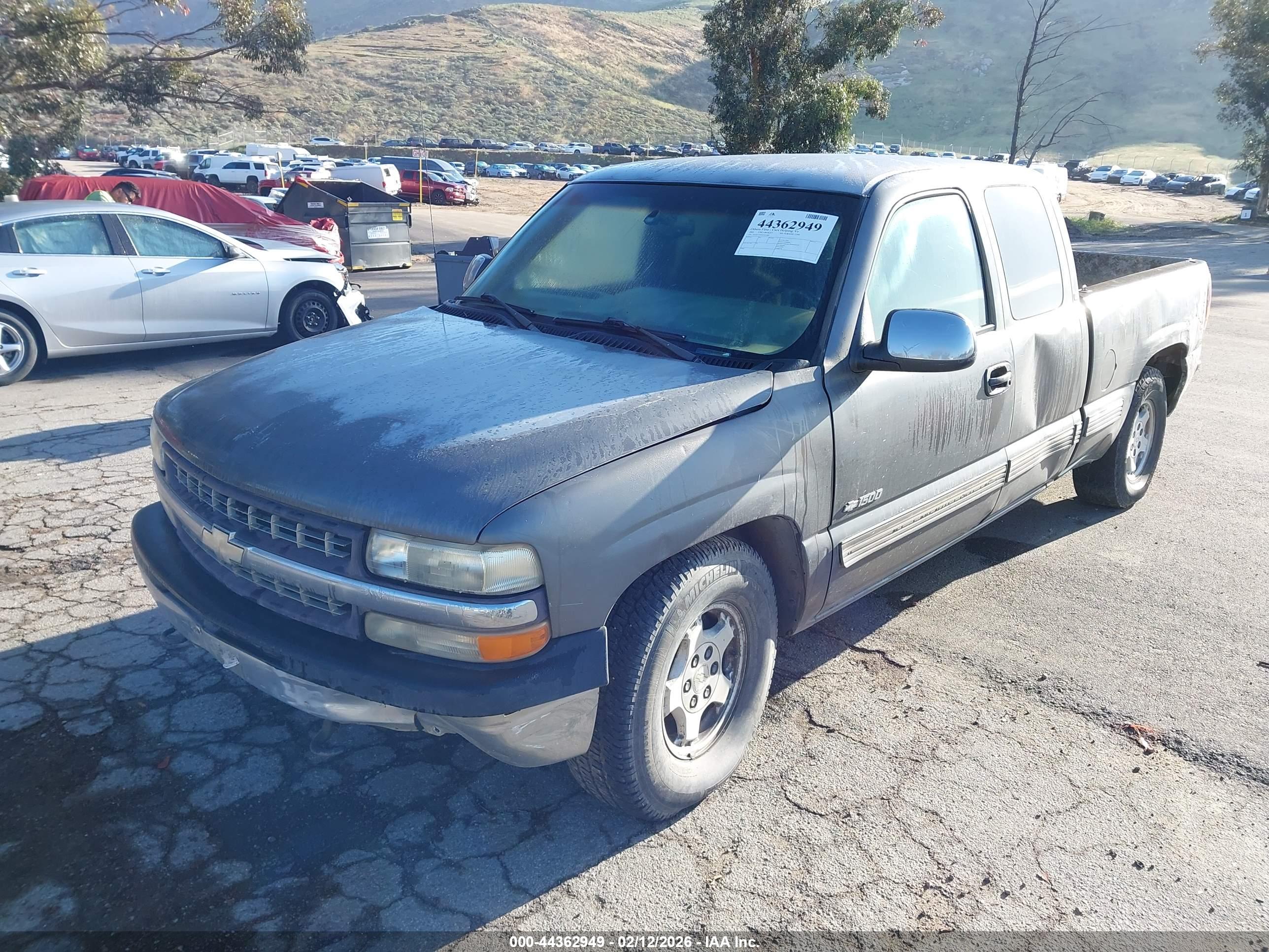 CHEVROLET SILVERADO image 2