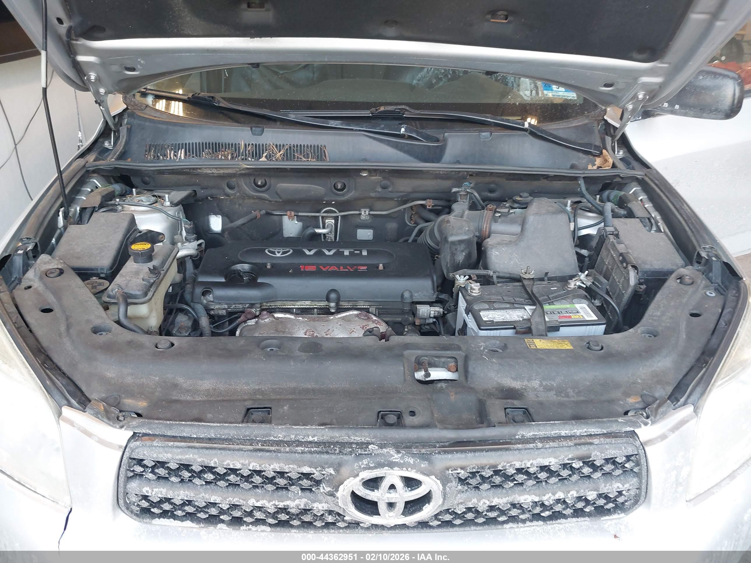 TOYOTA RAV4 image 10