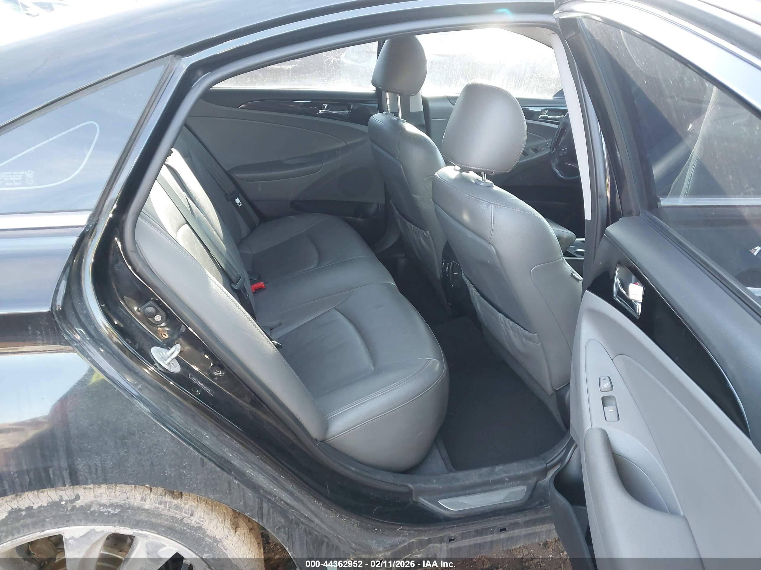 HYUNDAI SONATA image 8