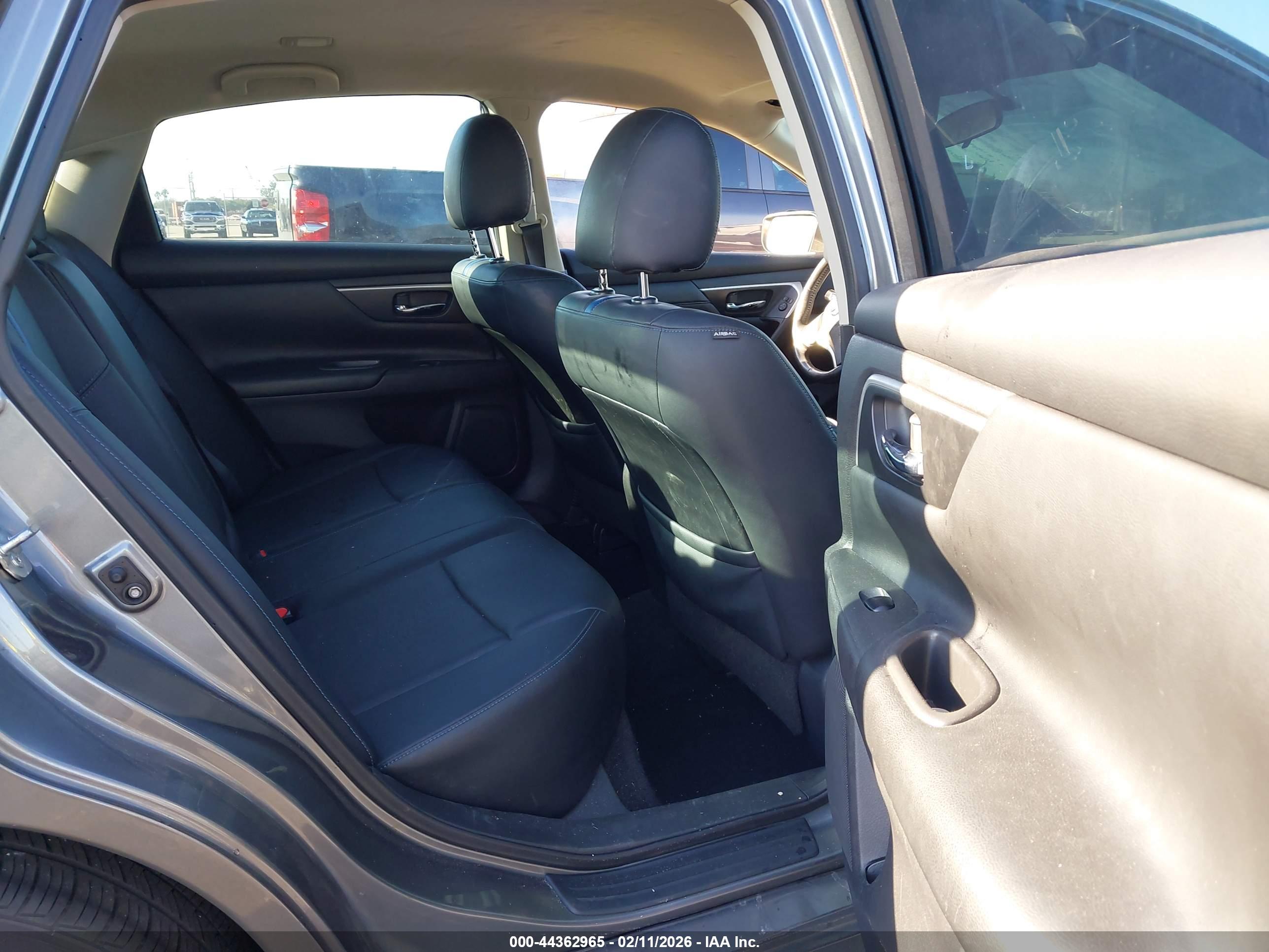 NISSAN ALTIMA image 8