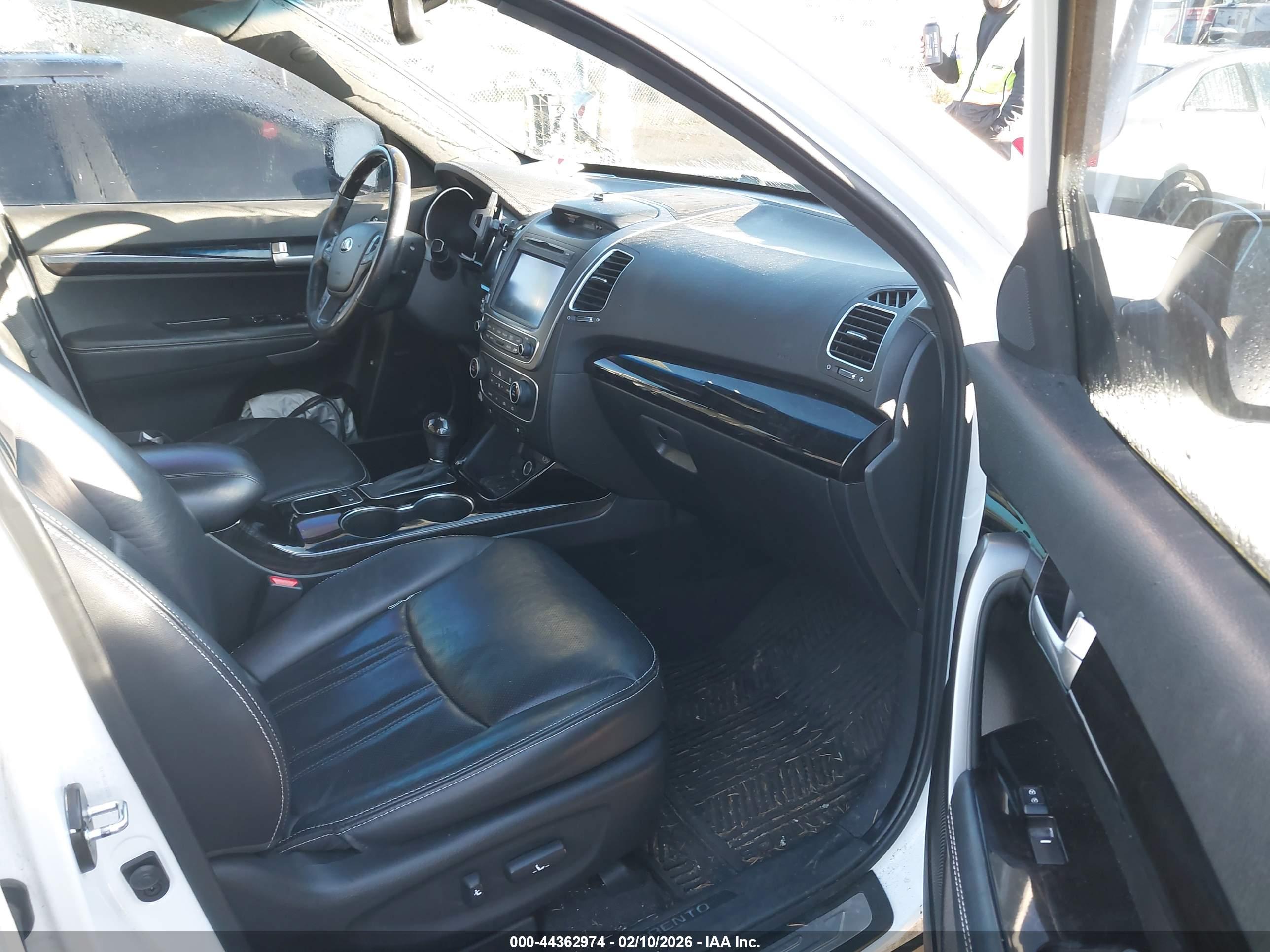 KIA SORENTO image 5