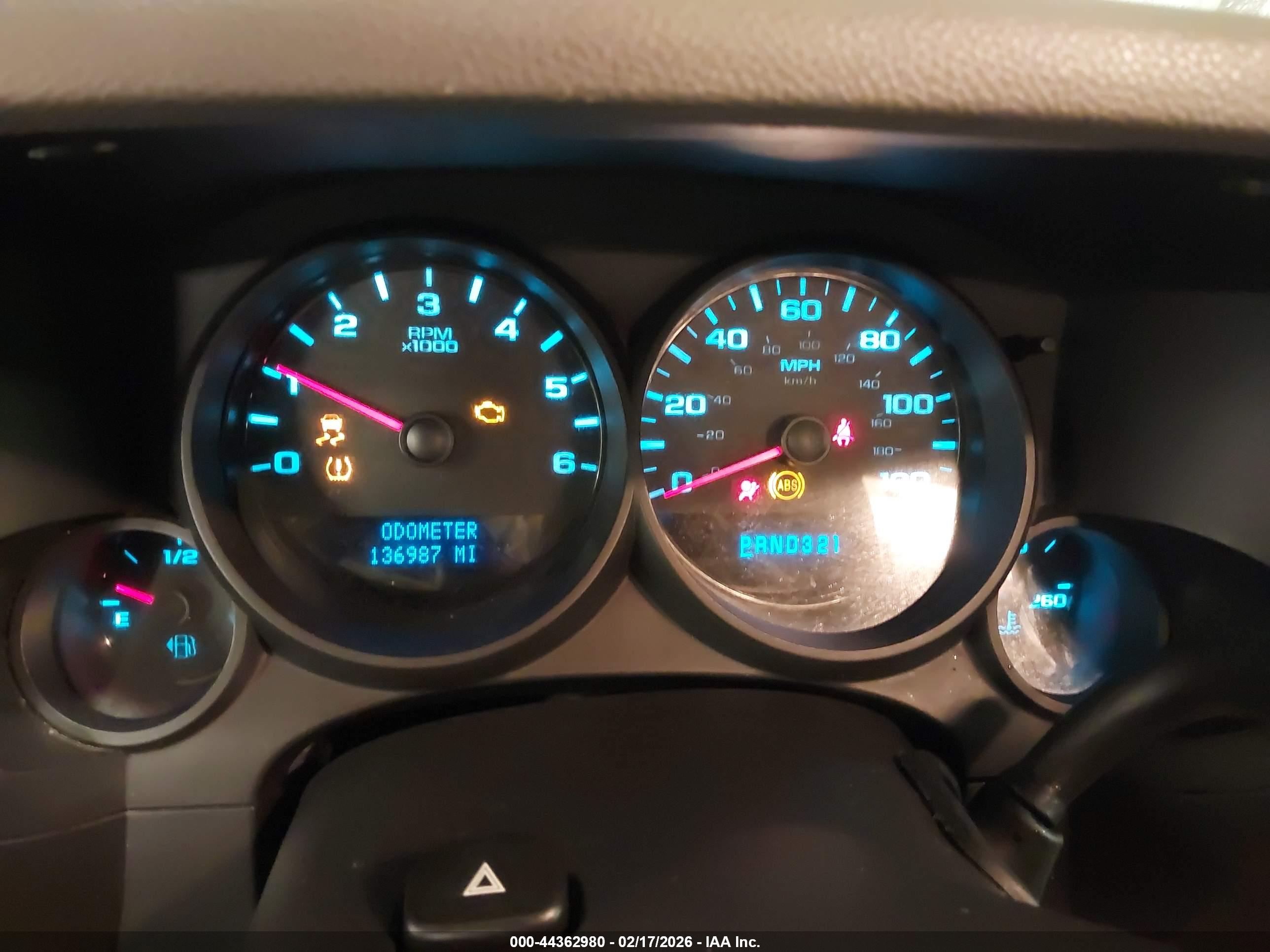 CHEVROLET SILVERADO image 7