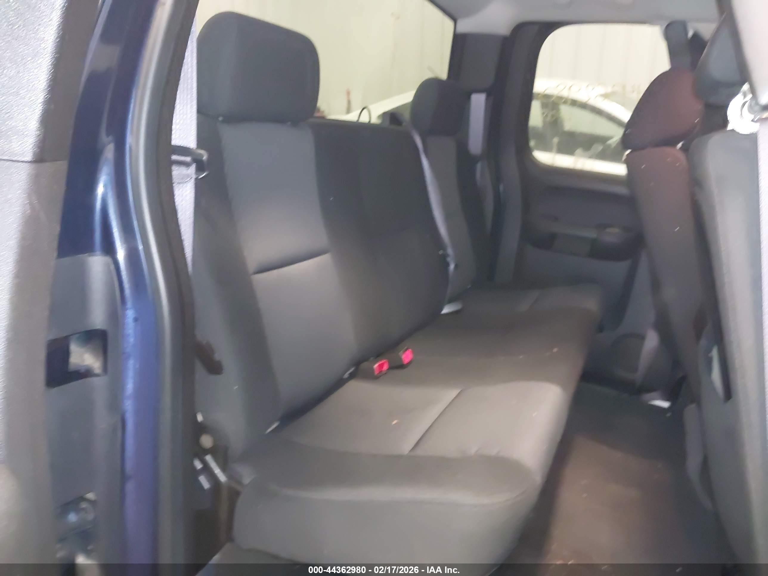 CHEVROLET SILVERADO image 8