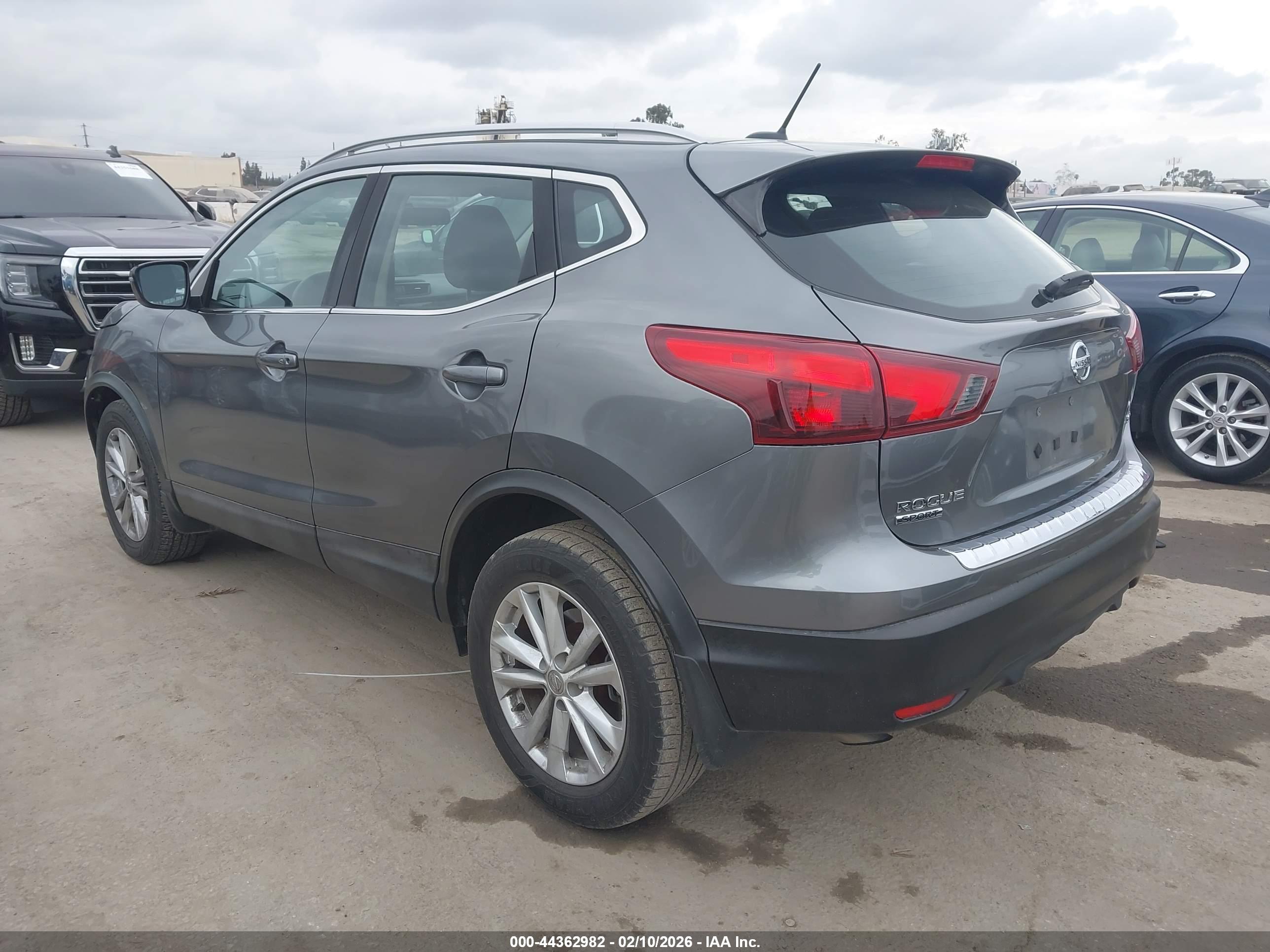 NISSAN ROGUE image 3