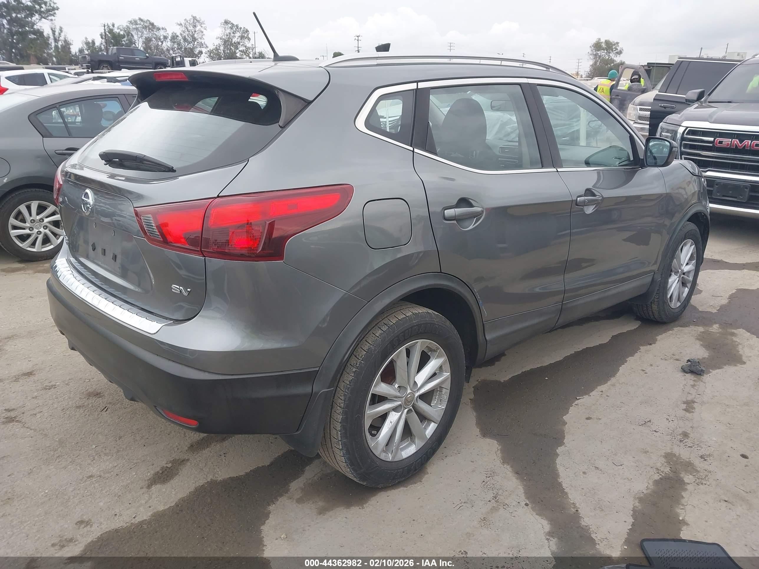 NISSAN ROGUE image 4