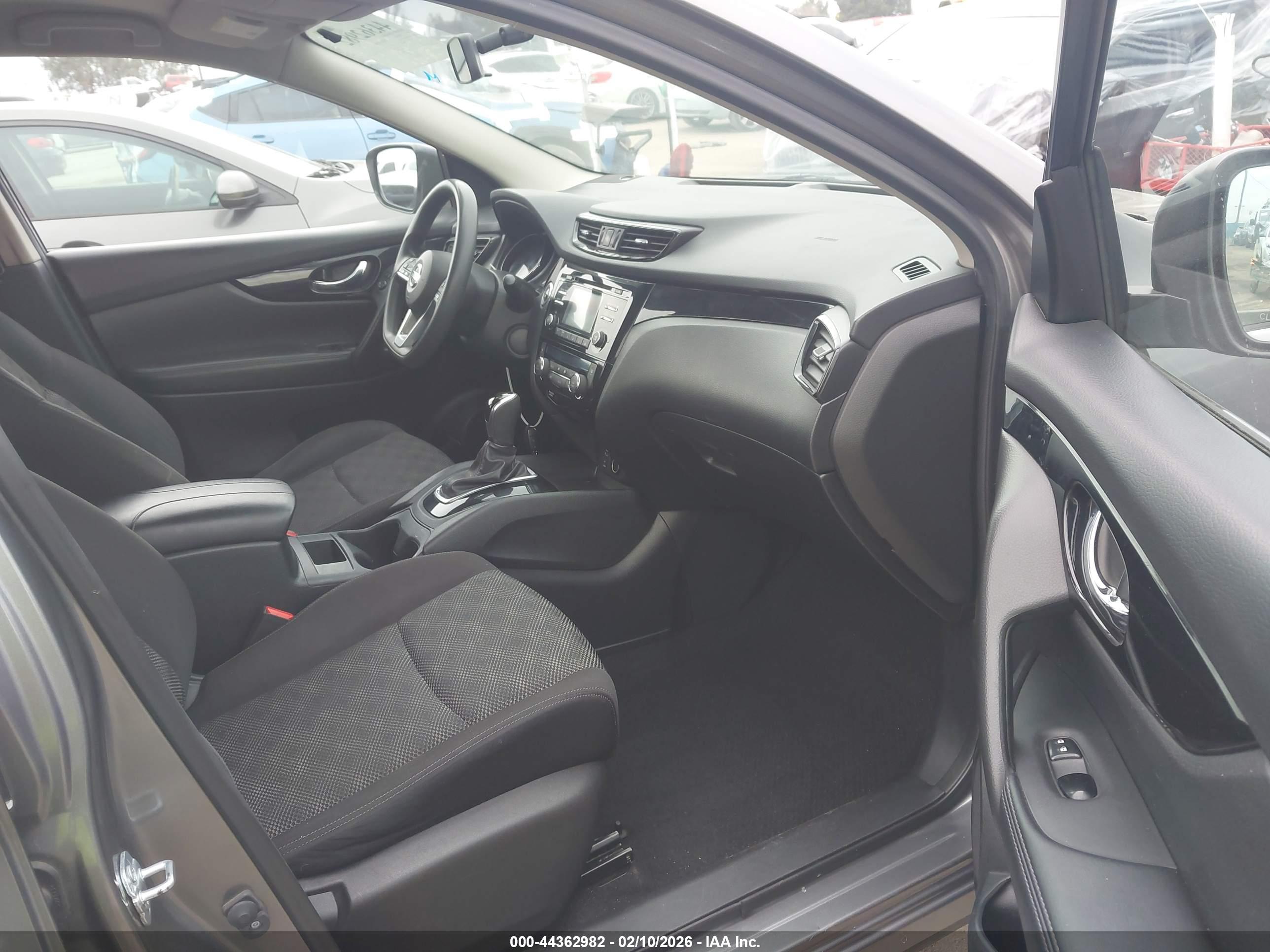 NISSAN ROGUE image 5