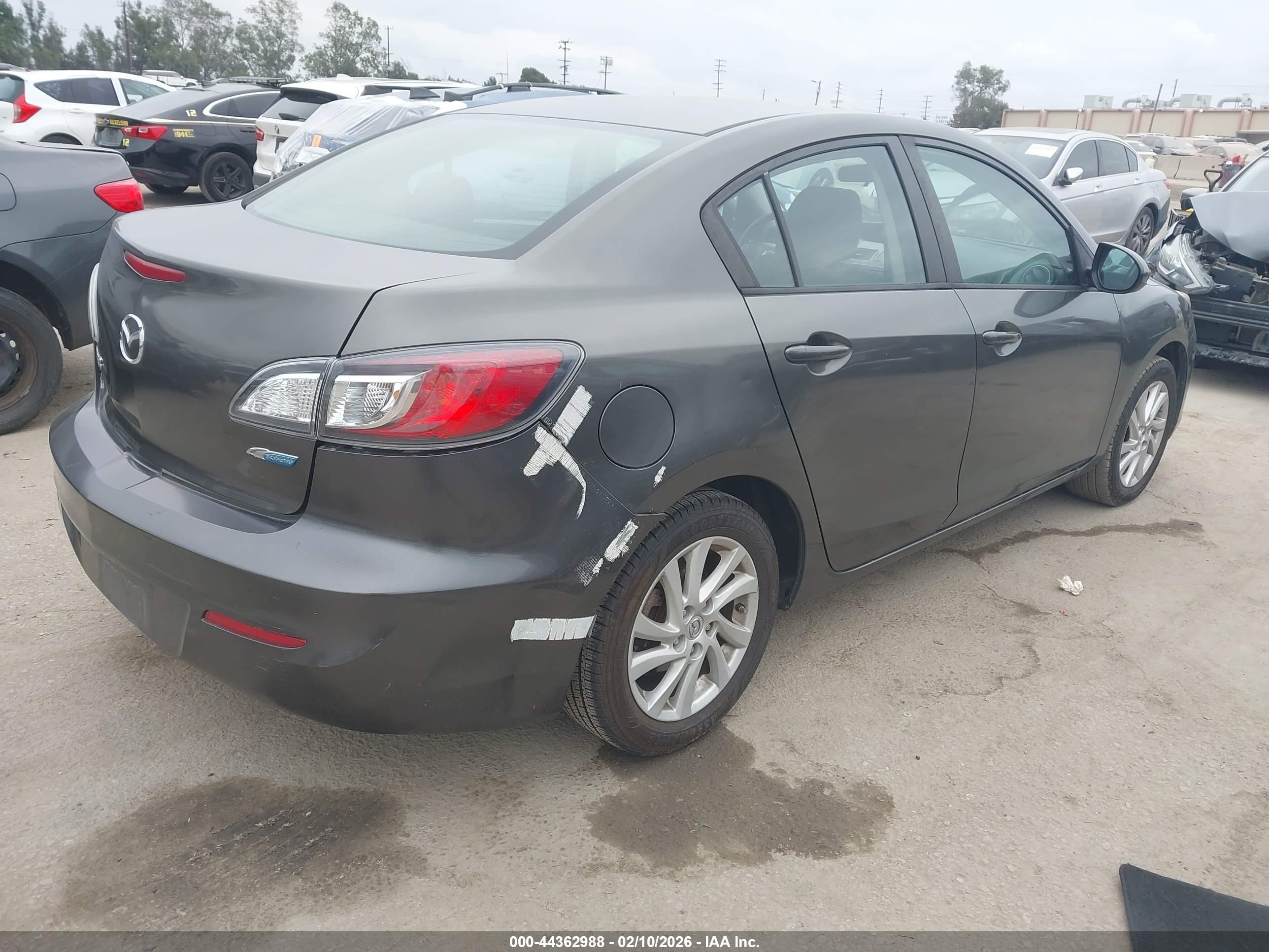 MAZDA MAZDA3 image 4
