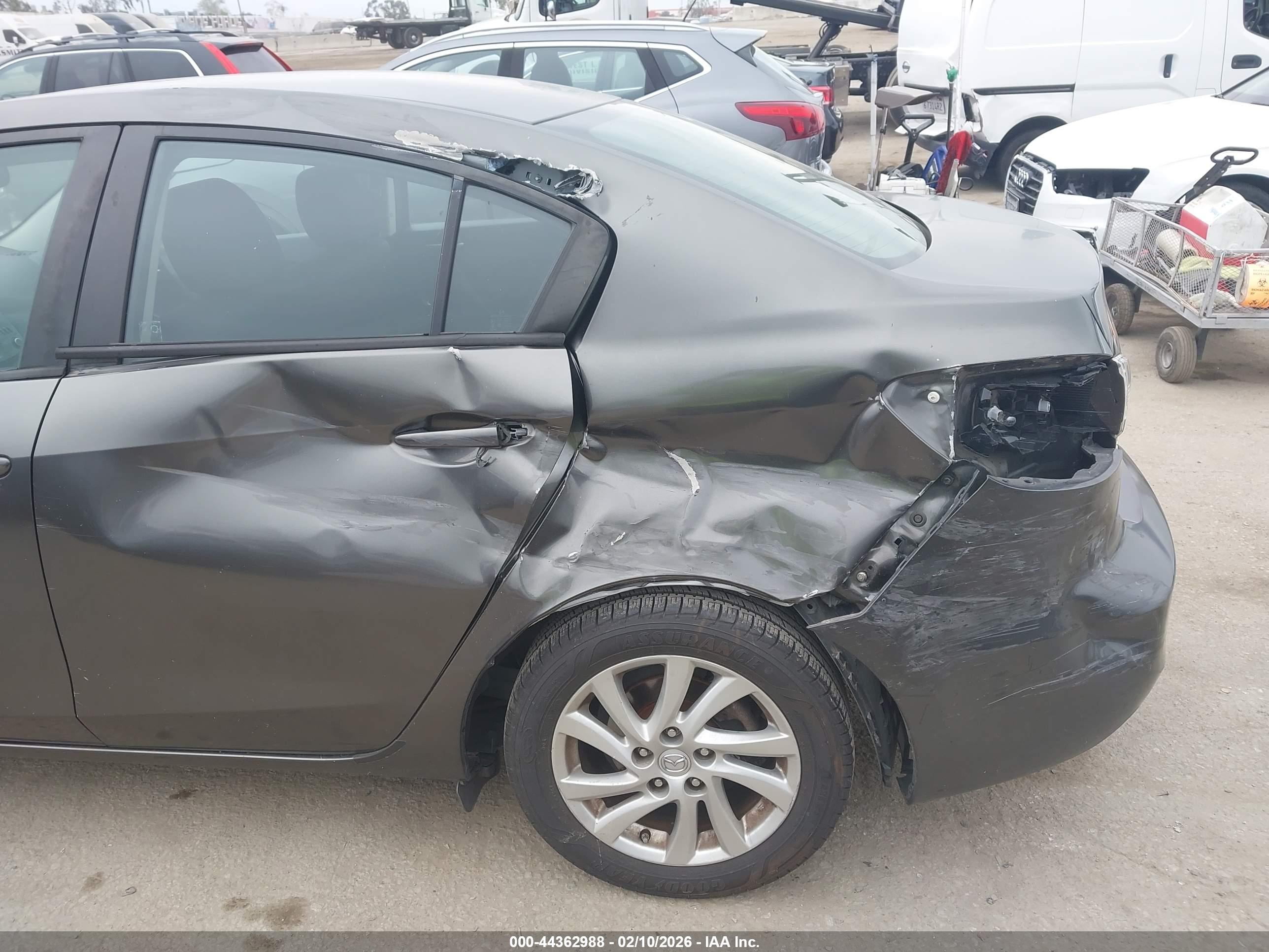 MAZDA MAZDA3 image 6