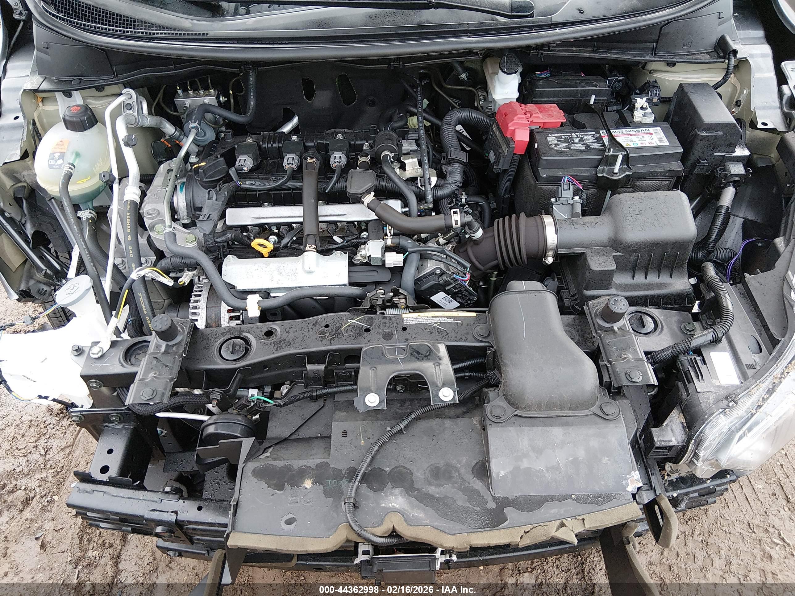 NISSAN VERSA image 10