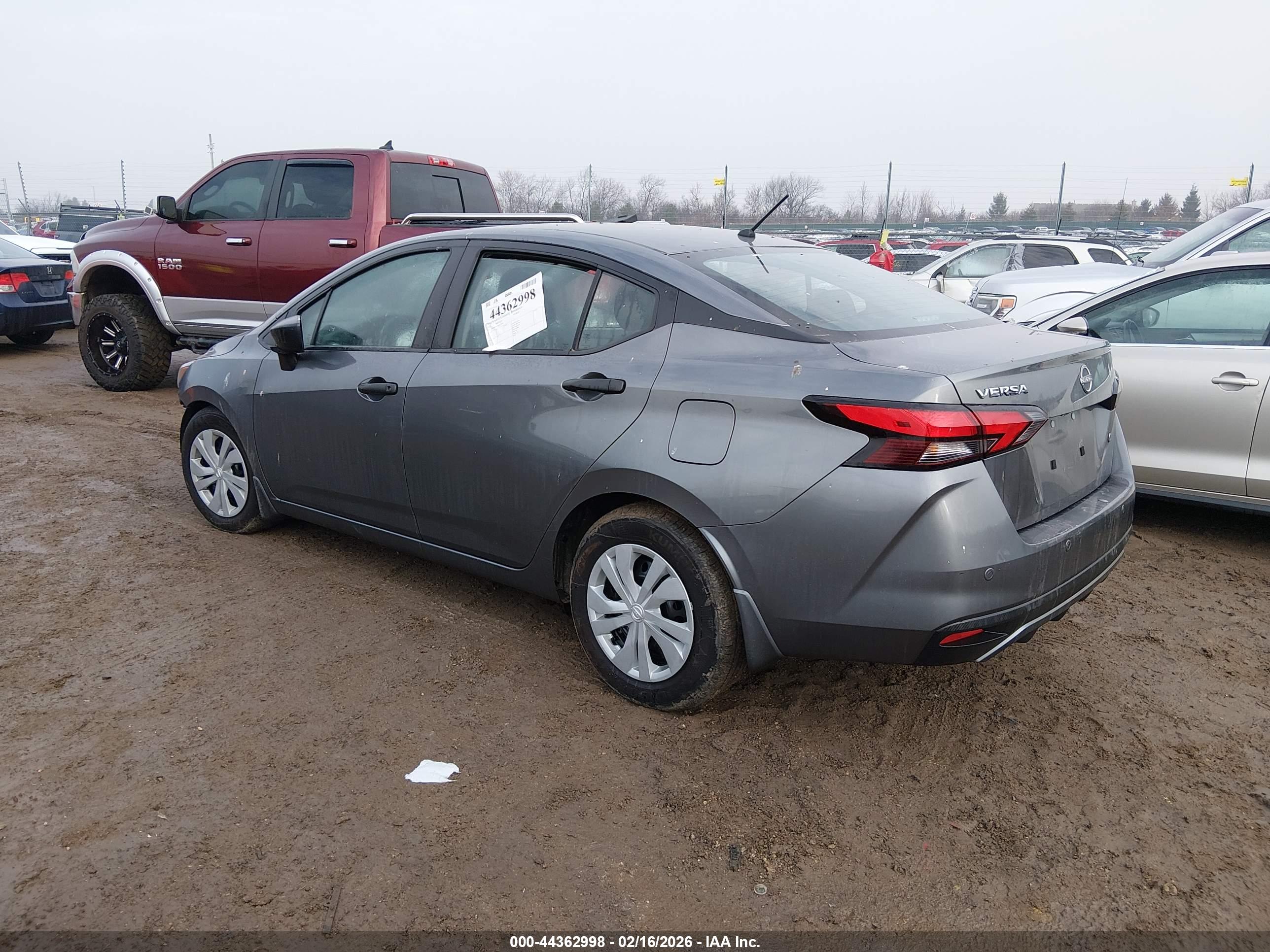 NISSAN VERSA image 3