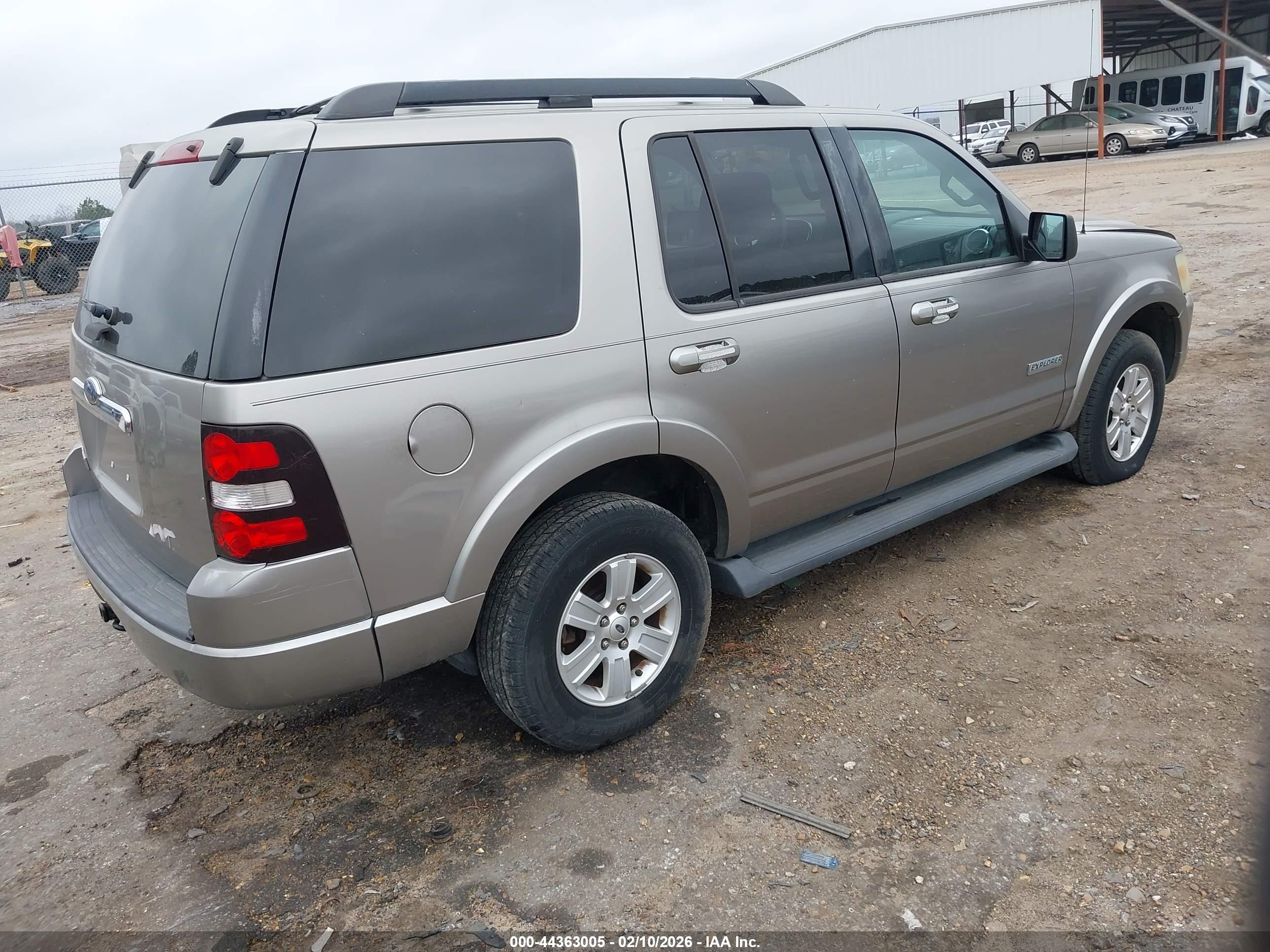 FORD EXPLORER image 4