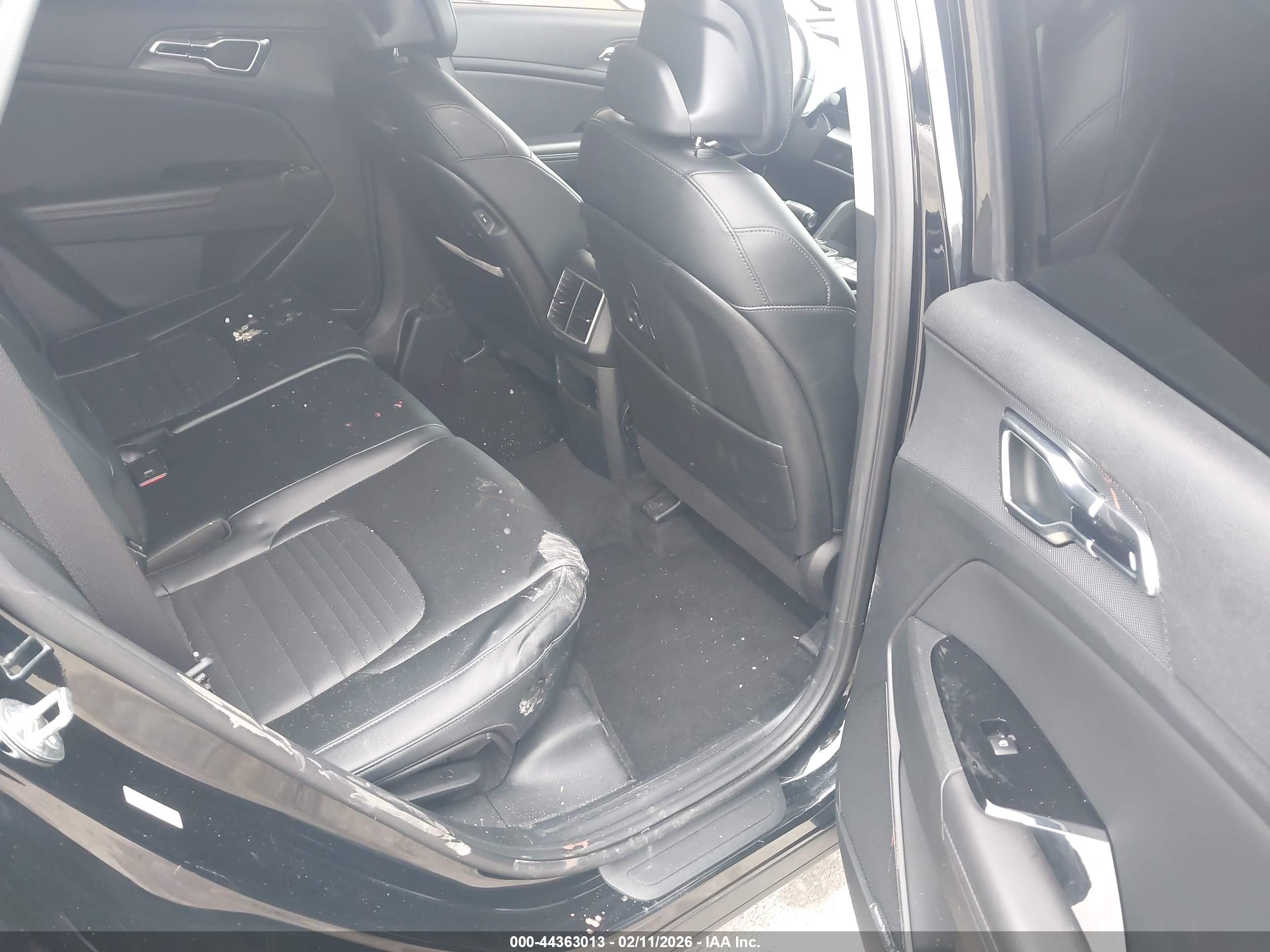 KIA SPORTAGE image 8