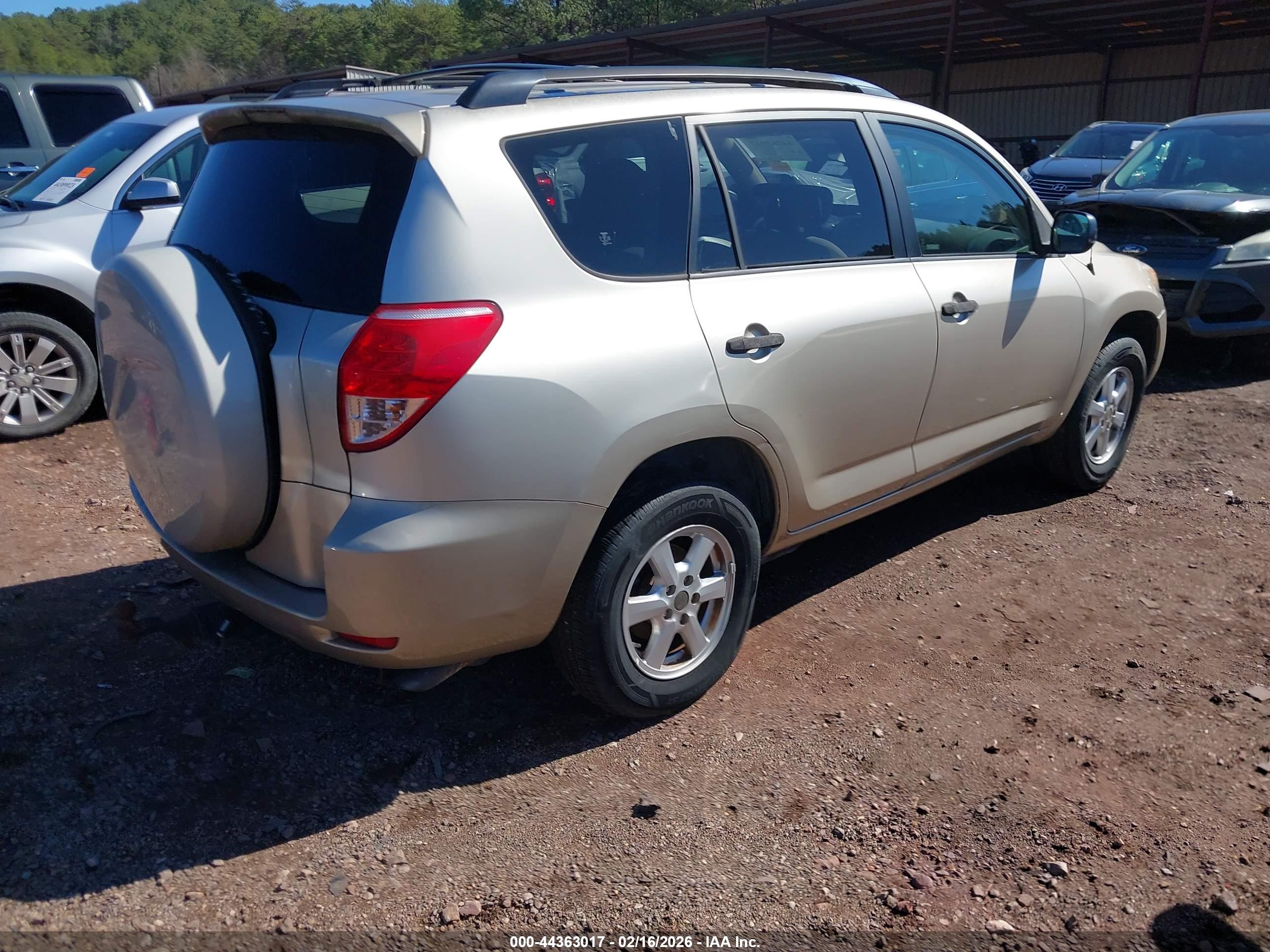 TOYOTA RAV4 image 4